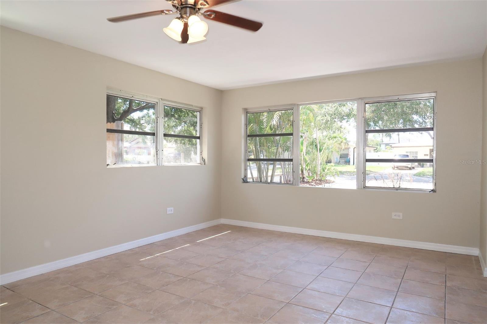 Image 5 of 21 For 720 88th Avenue N