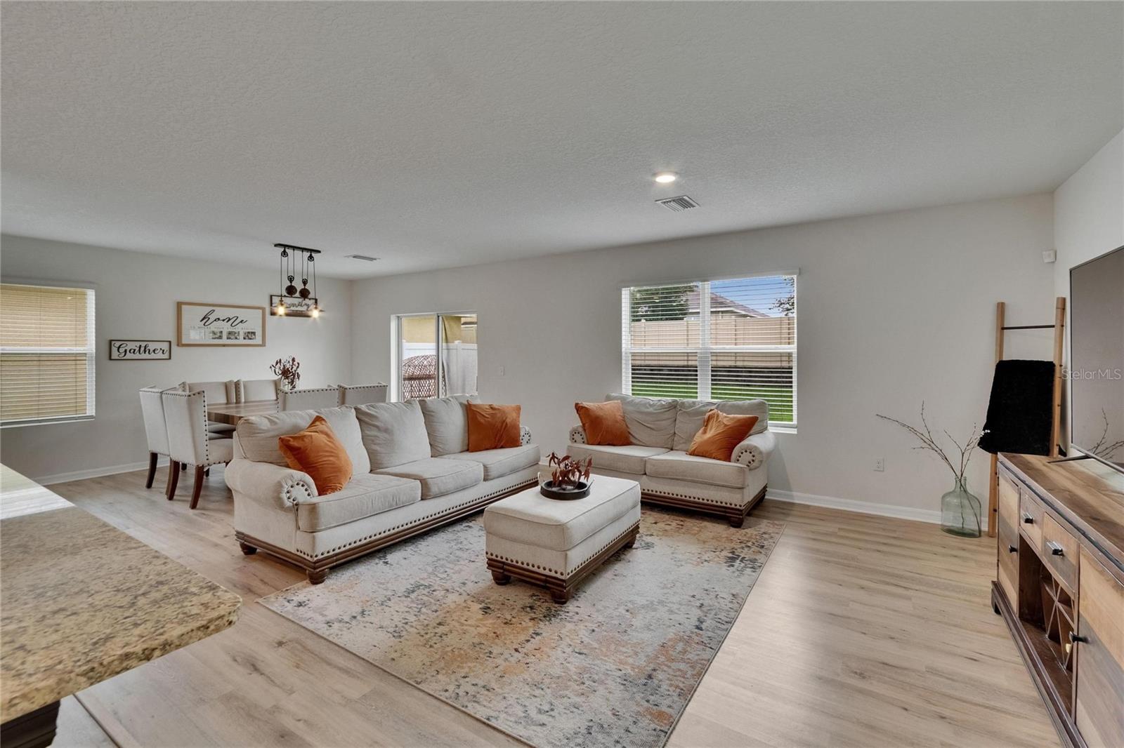 Image 6 of 30 For 11019 Leland Groves Drive