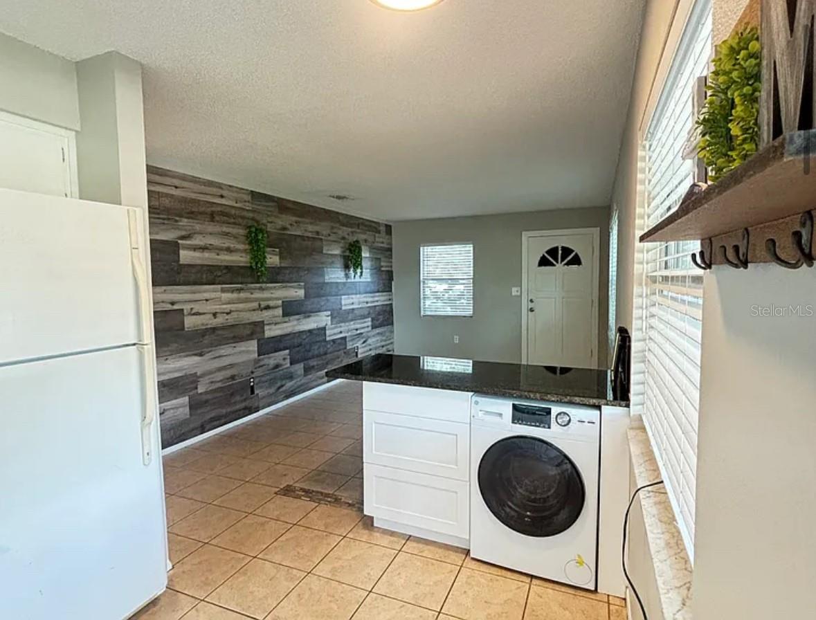 Image 4 of 12 For 1245 Parker Street