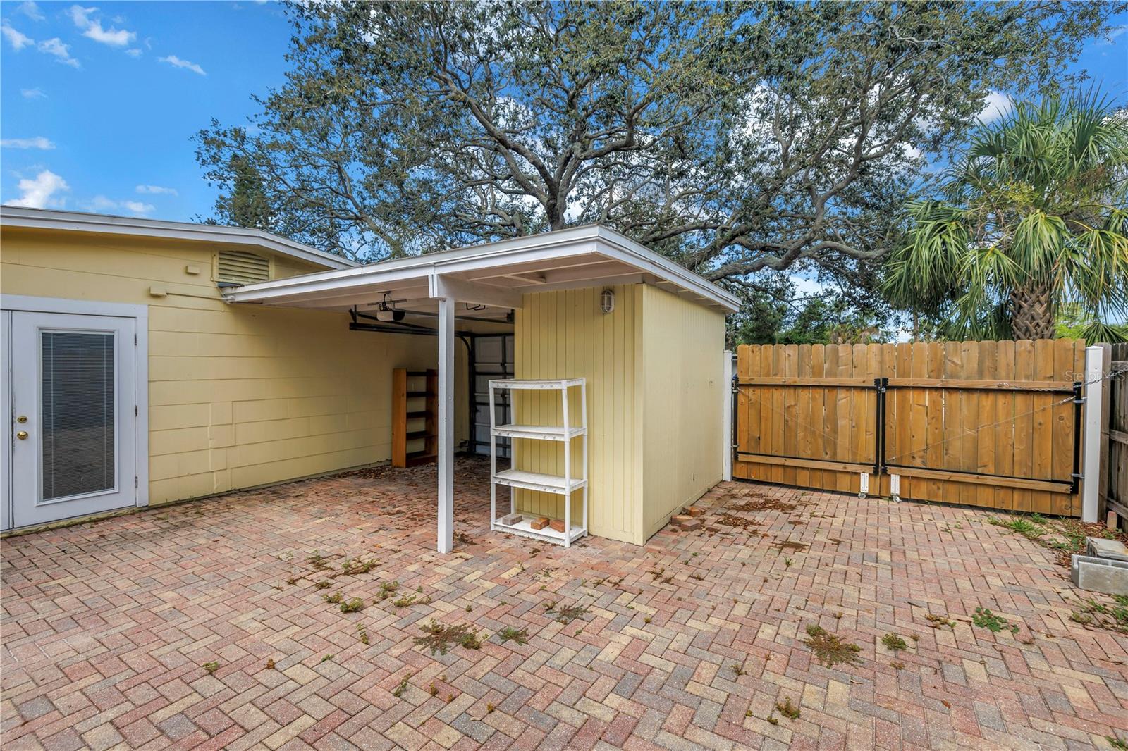 Image 20 of 33 For 914 Sandpiper Way S