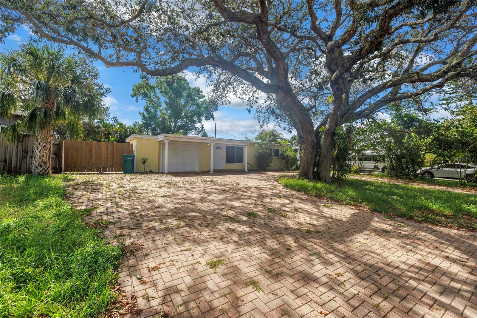 Image 4 of 33 For 914 Sandpiper Way S