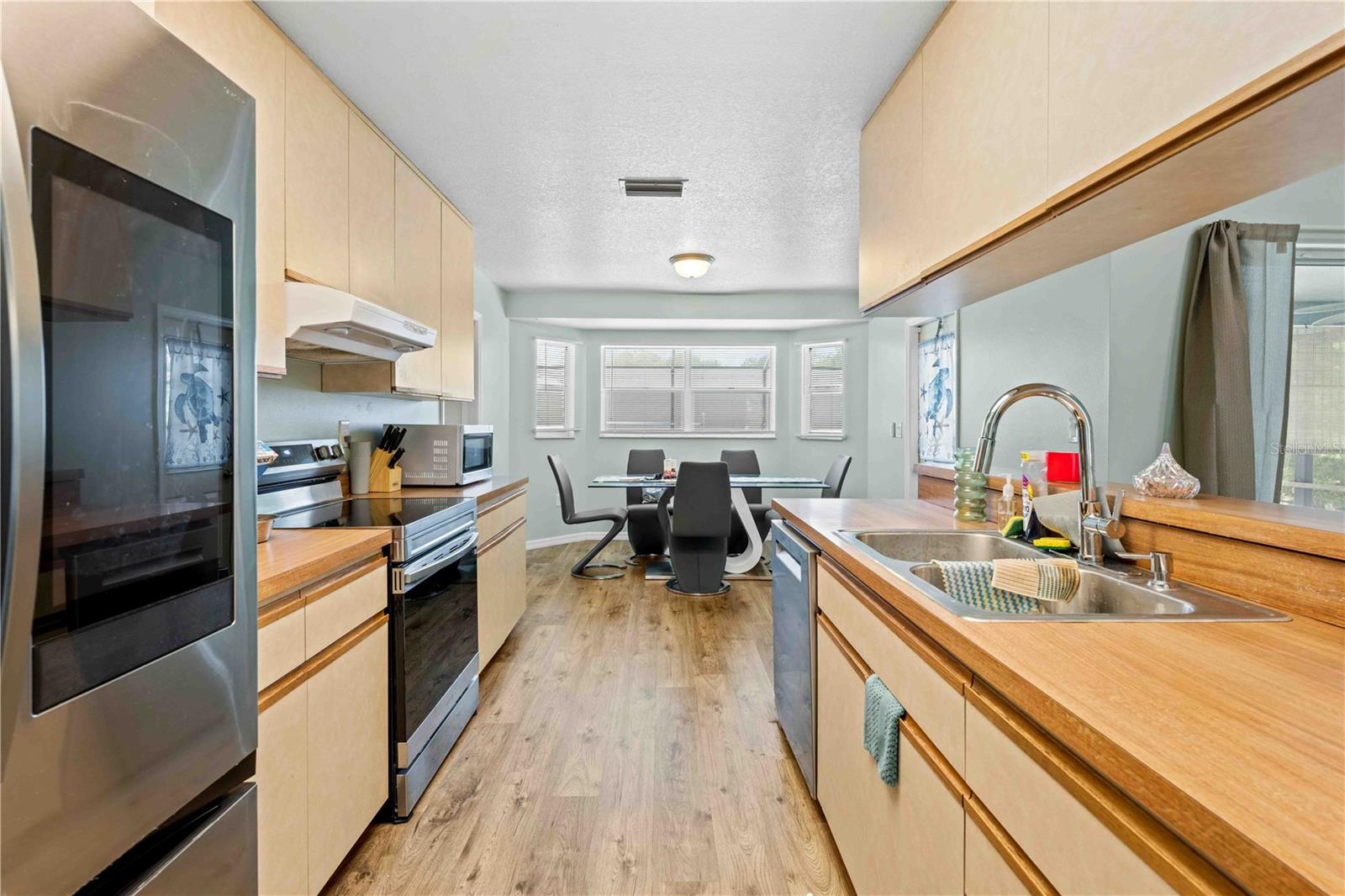 Image 14 of 45 For 12546 Brookside Street