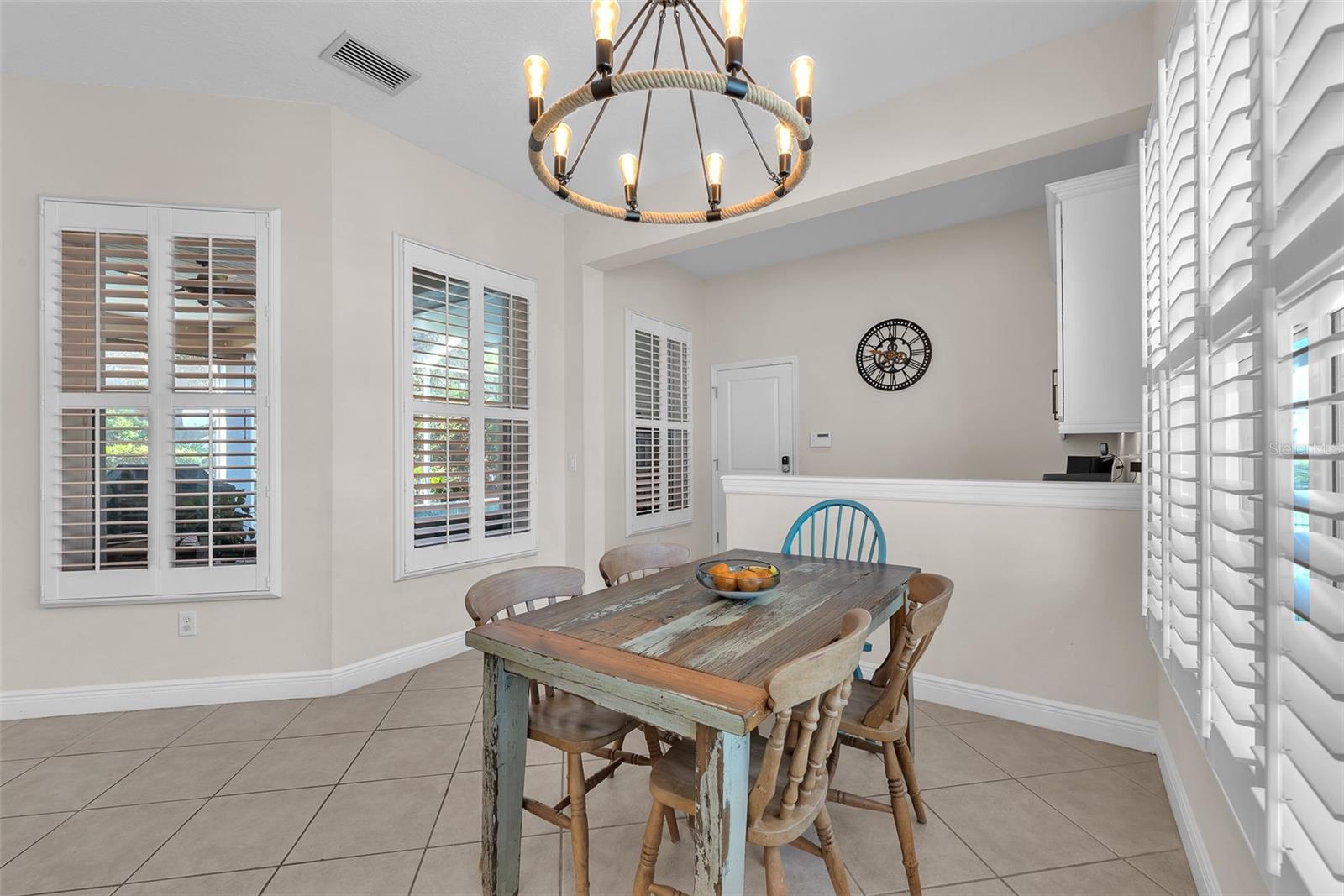Image 17 of 40 For 6207 Bleeker Street
