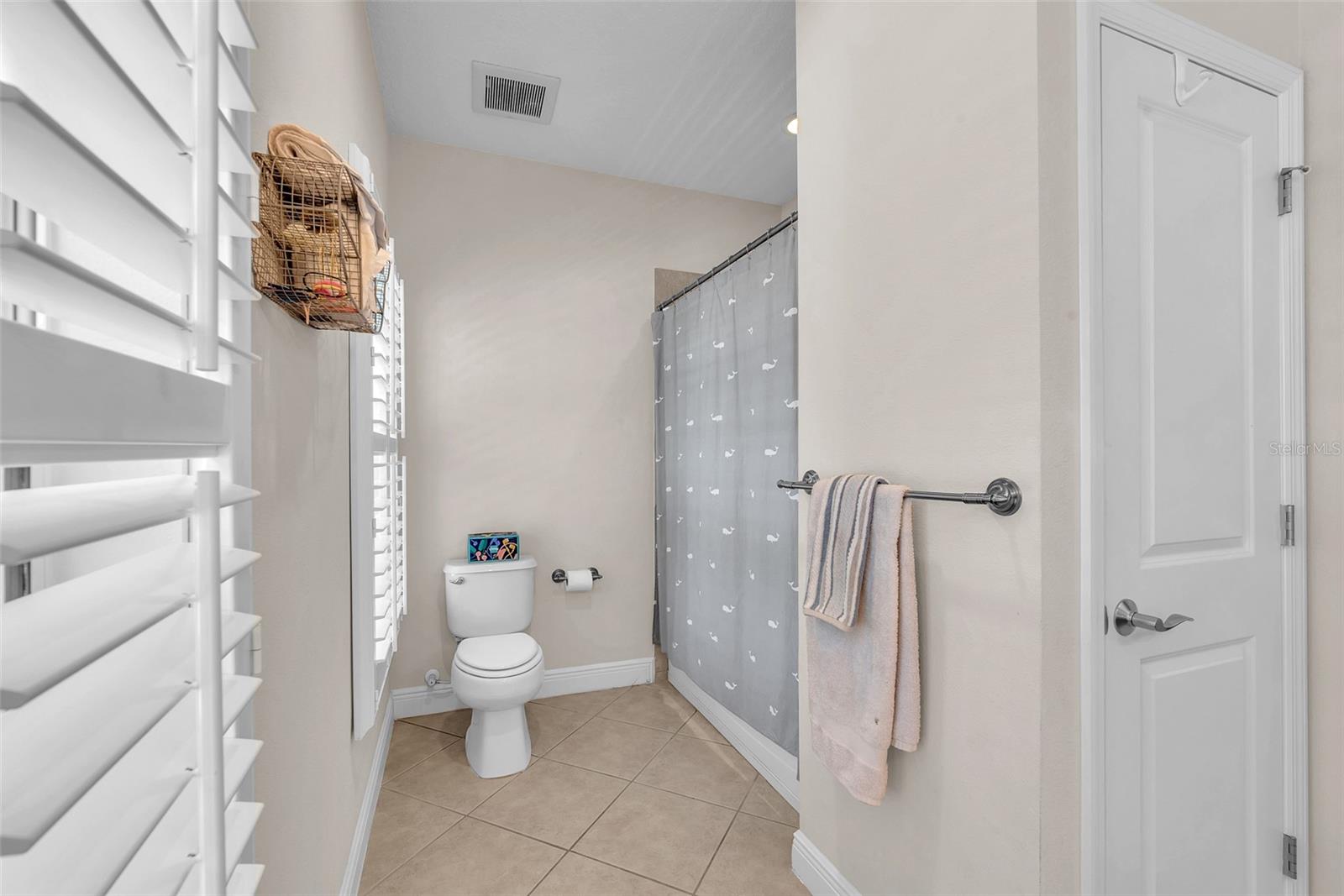 Image 33 of 40 For 6207 Bleeker Street