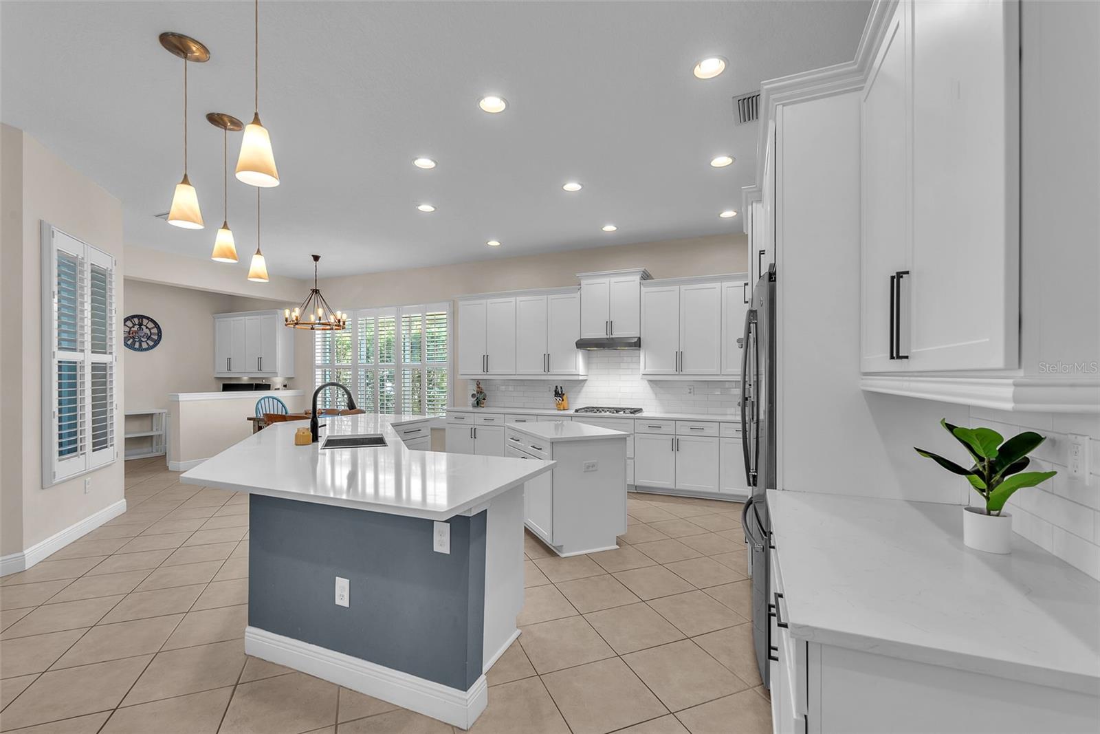 Image 7 of 40 For 6207 Bleeker Street