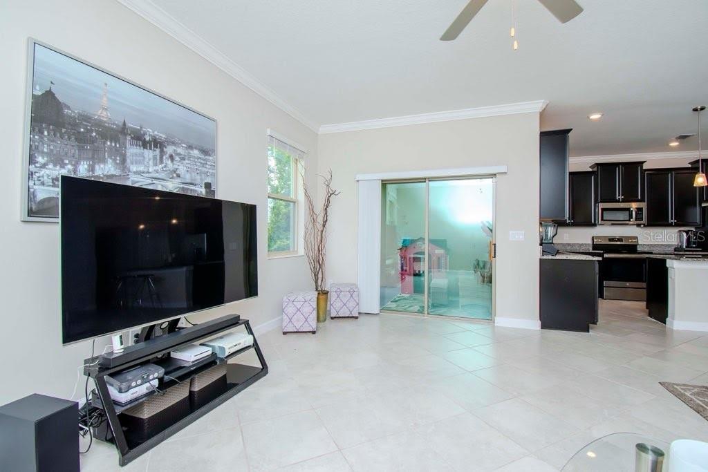 Image 10 of 34 For 1674 Roseville Street