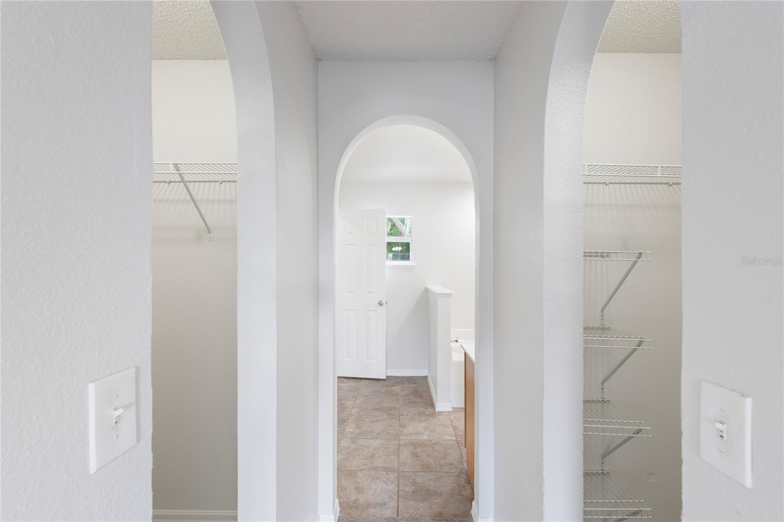 Listing photo id 11 for 14006 Amero Lane