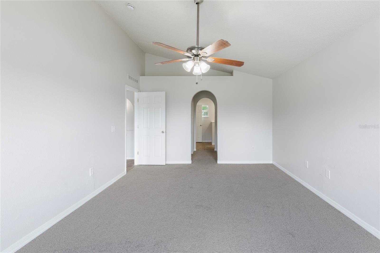 Listing photo id 14 for 14006 Amero Lane