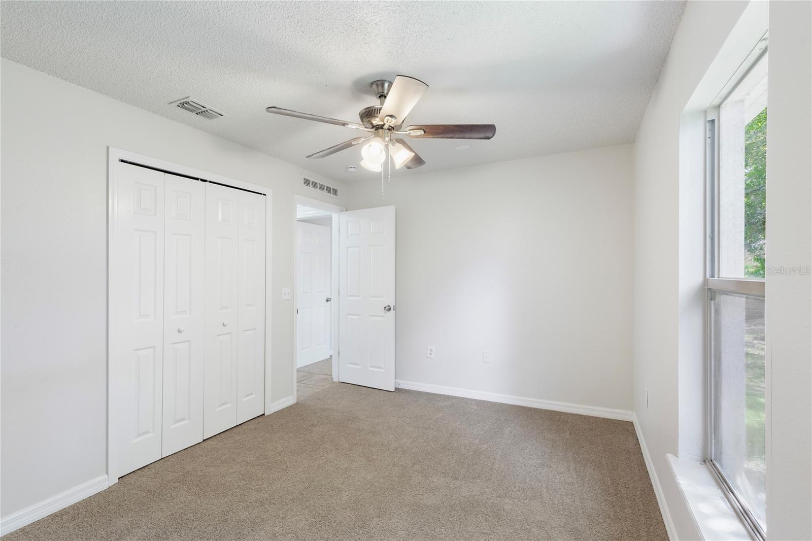 Listing photo id 16 for 14006 Amero Lane