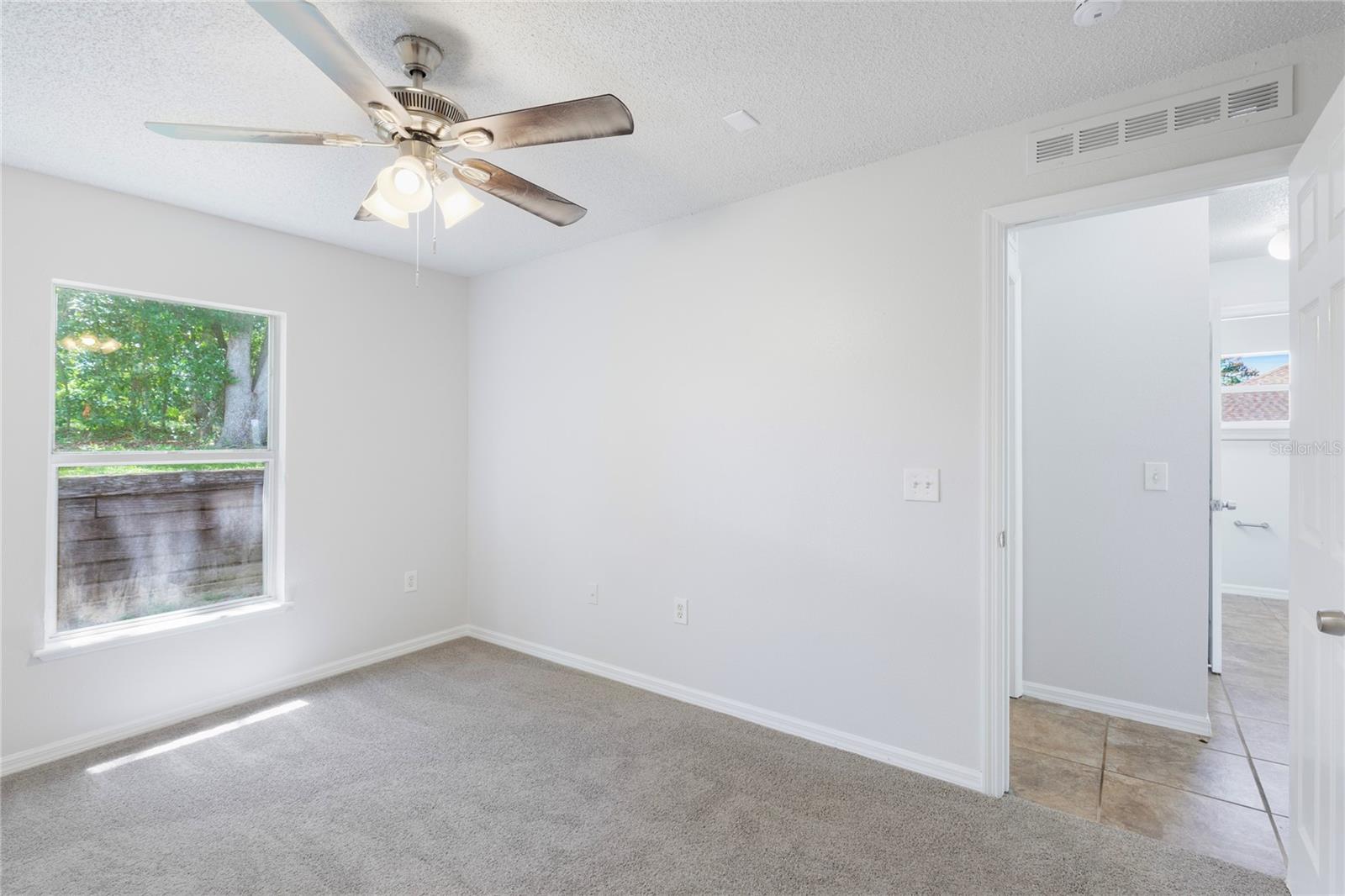 Listing photo id 20 for 14006 Amero Lane