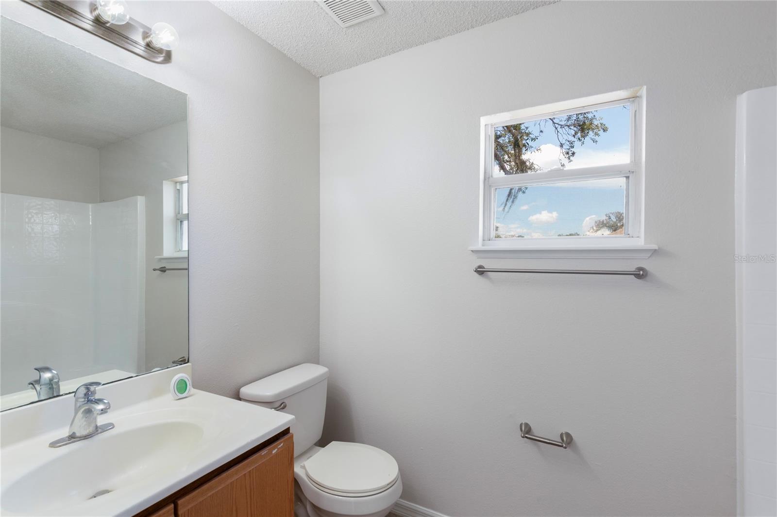 Listing photo id 24 for 14006 Amero Lane