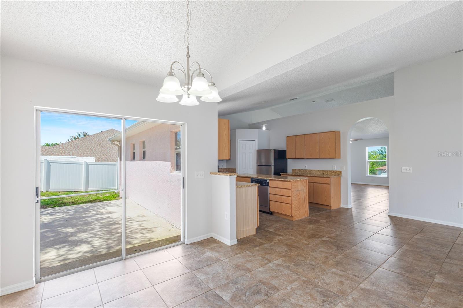Listing photo id 4 for 14006 Amero Lane