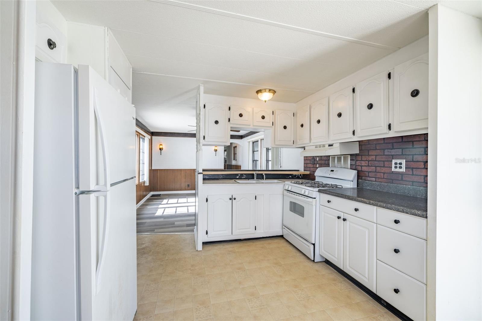 Image 10 of 29 For 5738 Columbia Drive