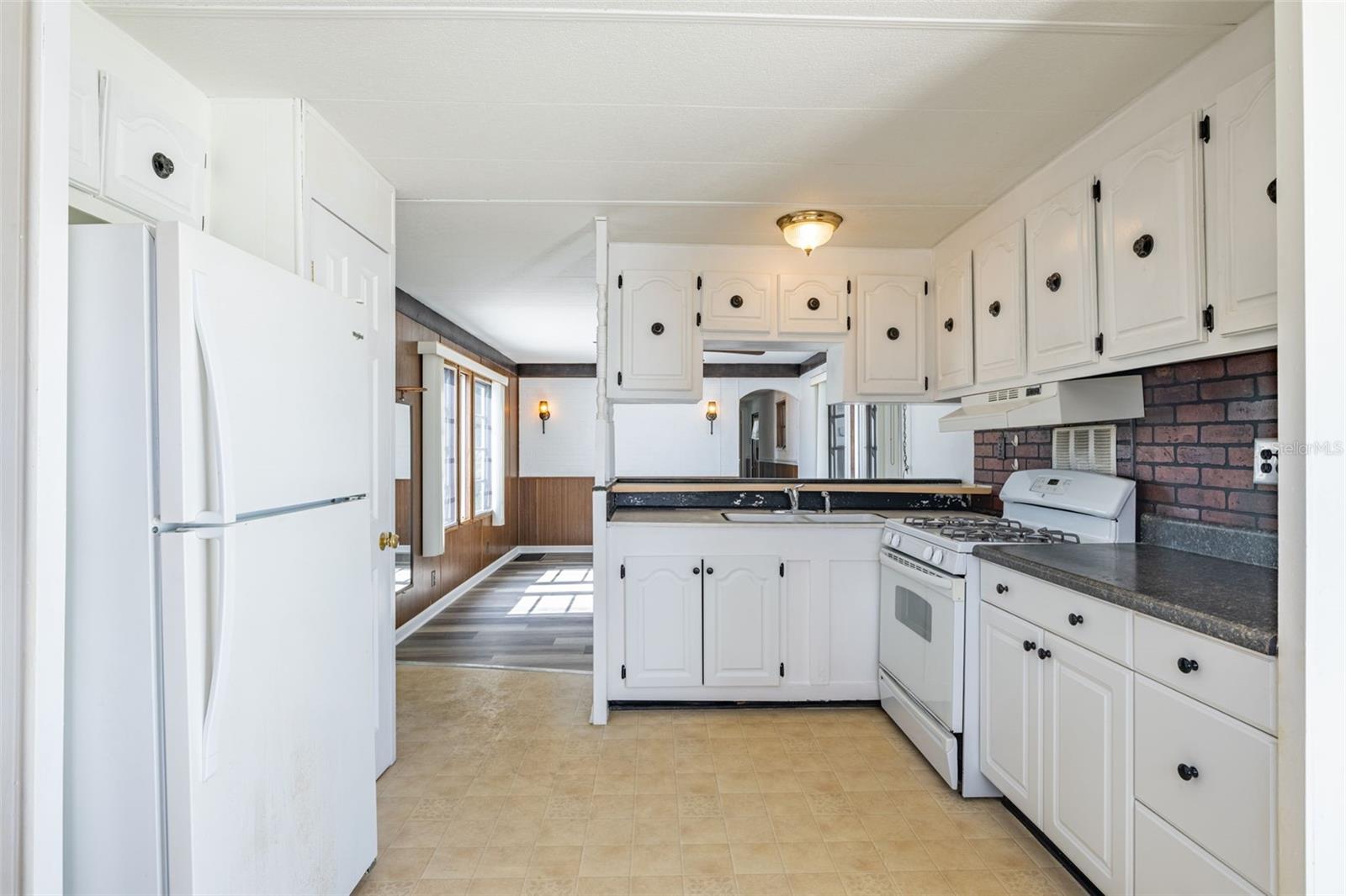 Image 12 of 29 For 5738 Columbia Drive
