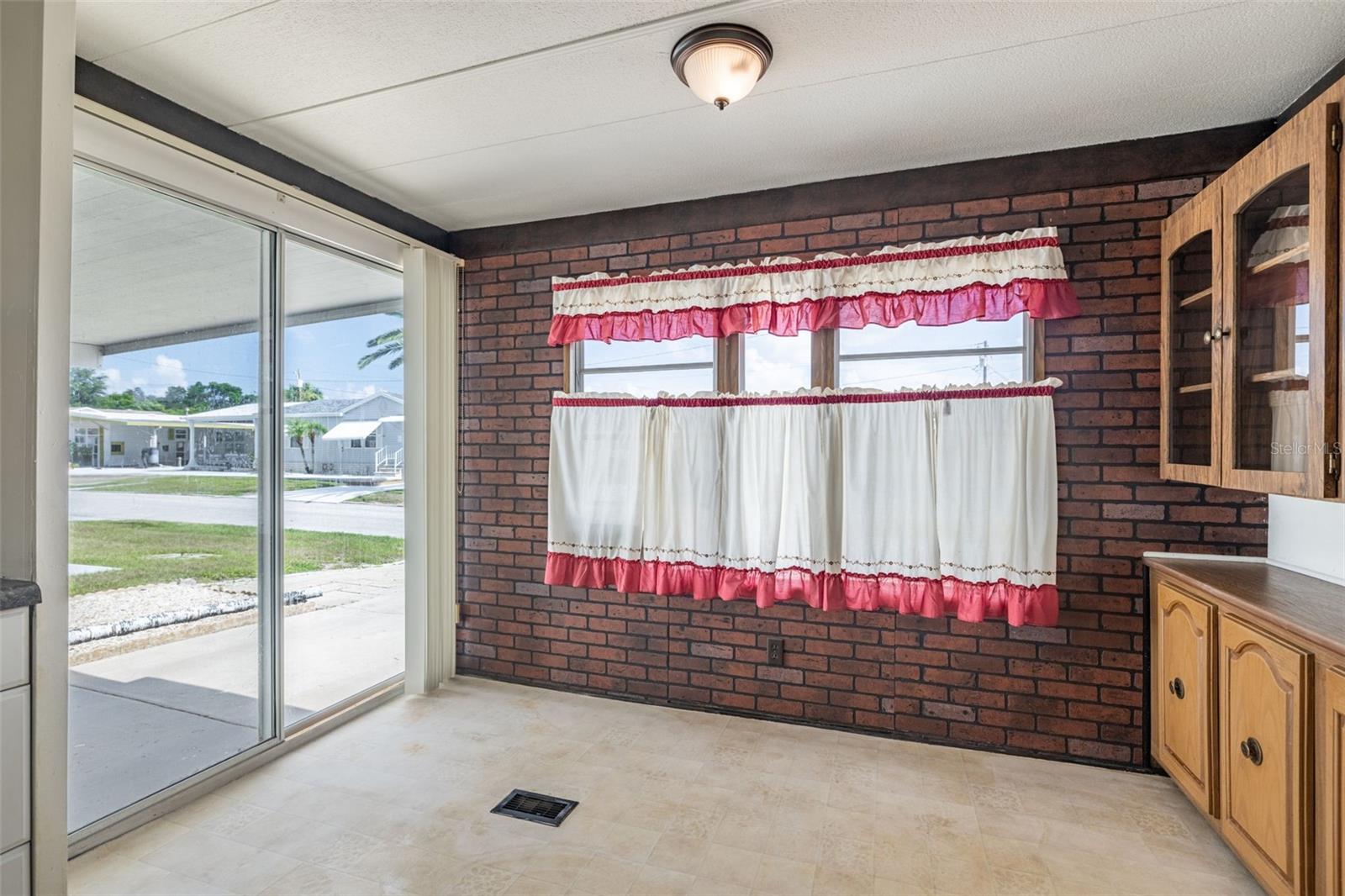 Image 15 of 29 For 5738 Columbia Drive