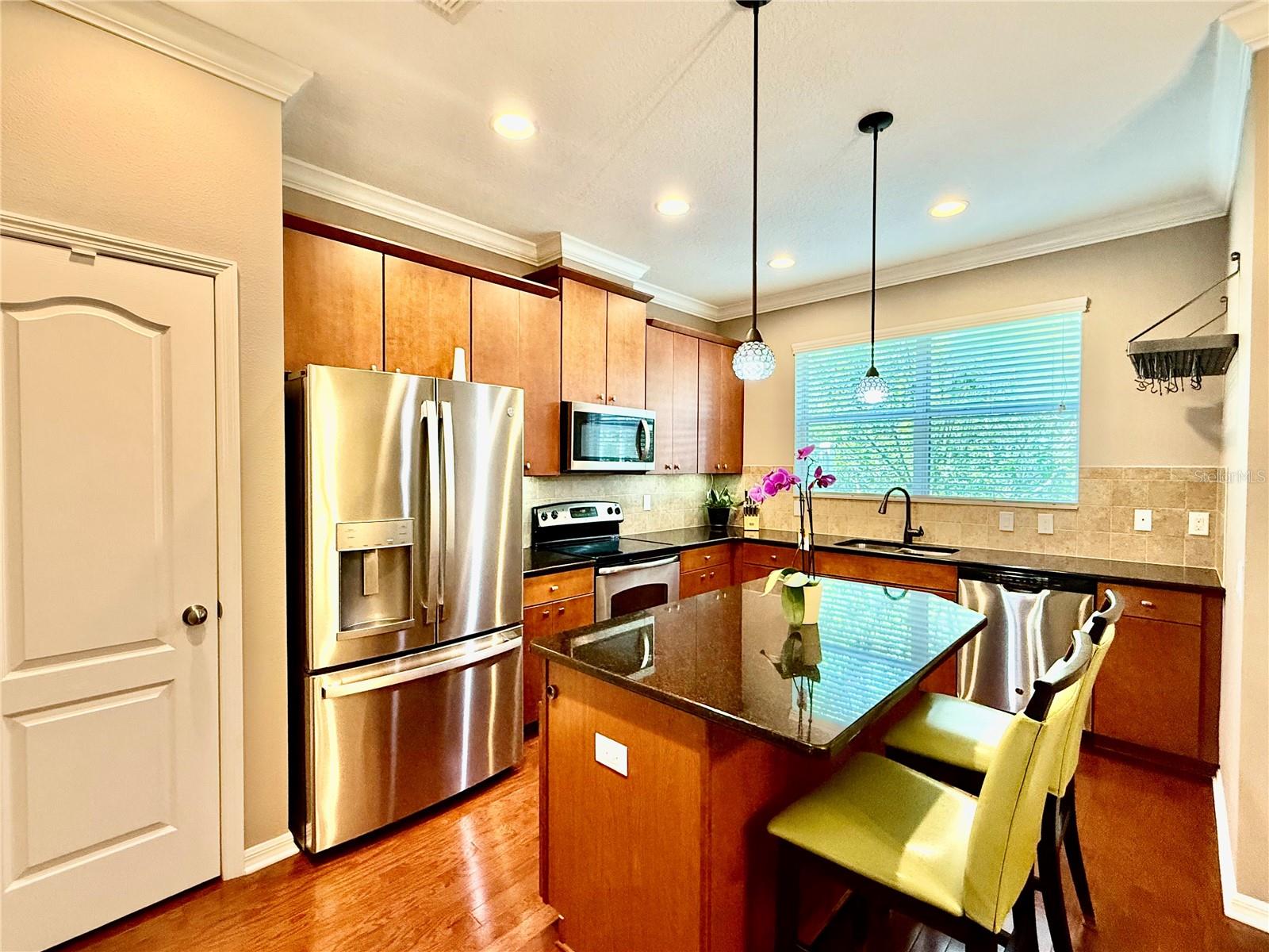 Image 14 of 41 For 12574 Silverdale Street