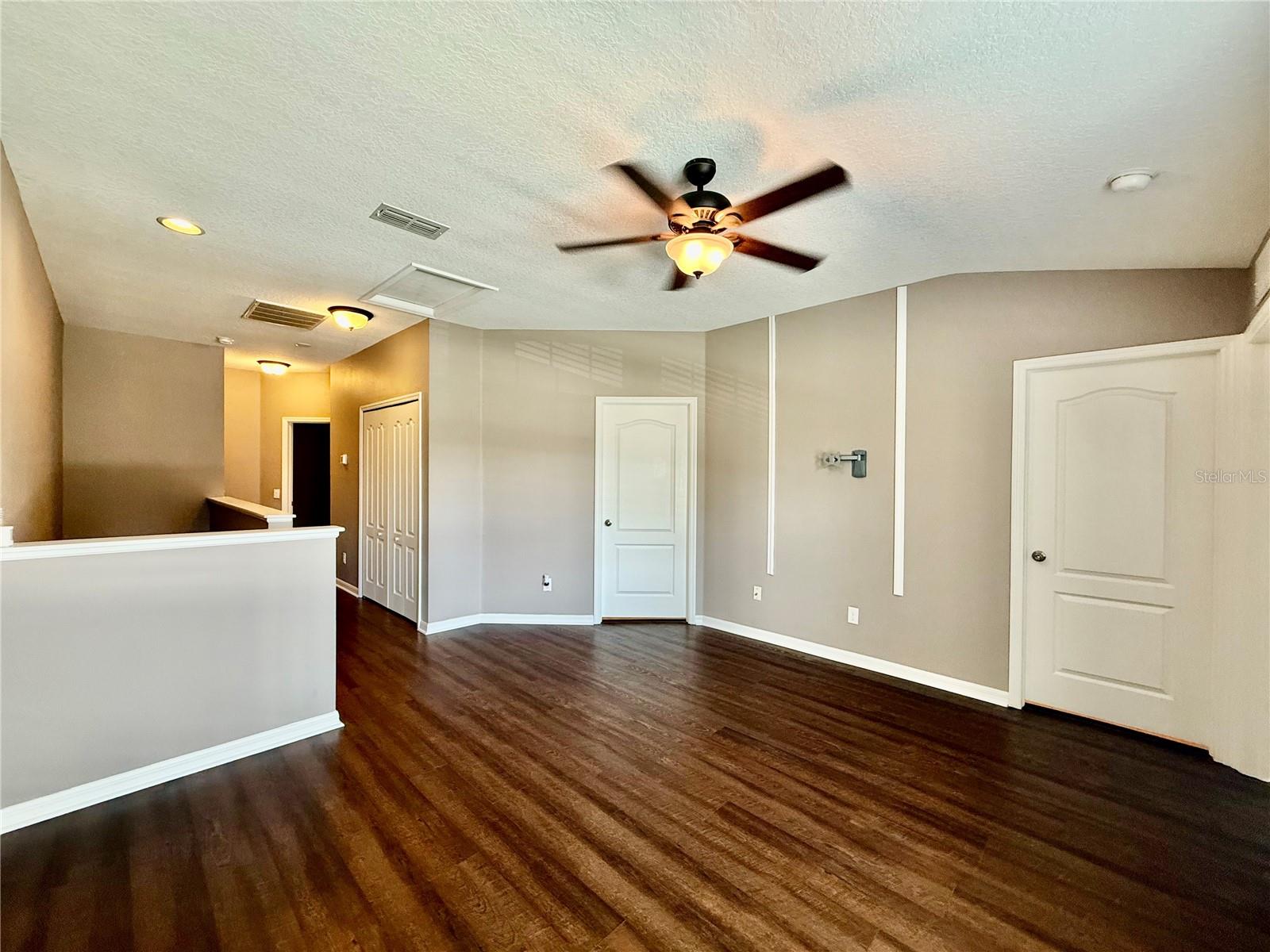 Image 20 of 41 For 12574 Silverdale Street