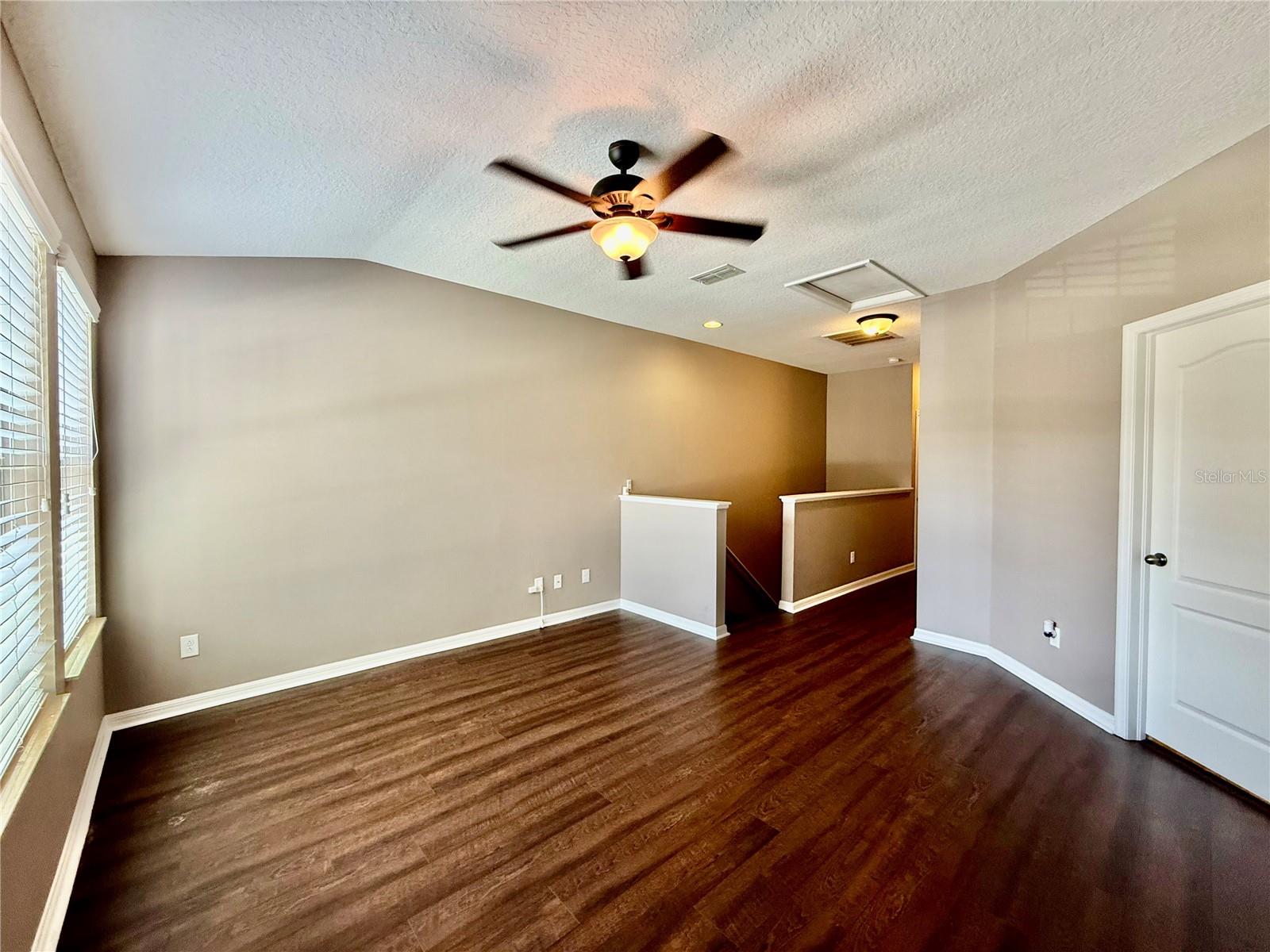 Image 21 of 41 For 12574 Silverdale Street