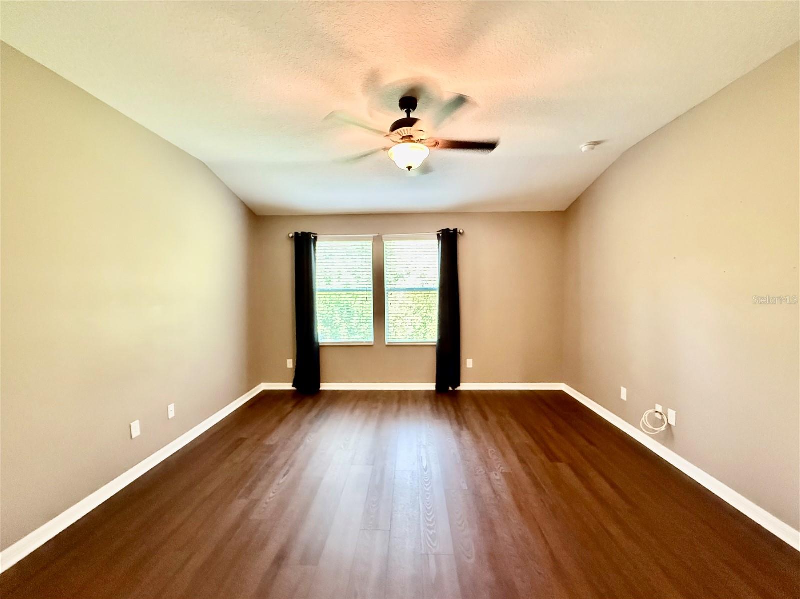 Image 22 of 41 For 12574 Silverdale Street