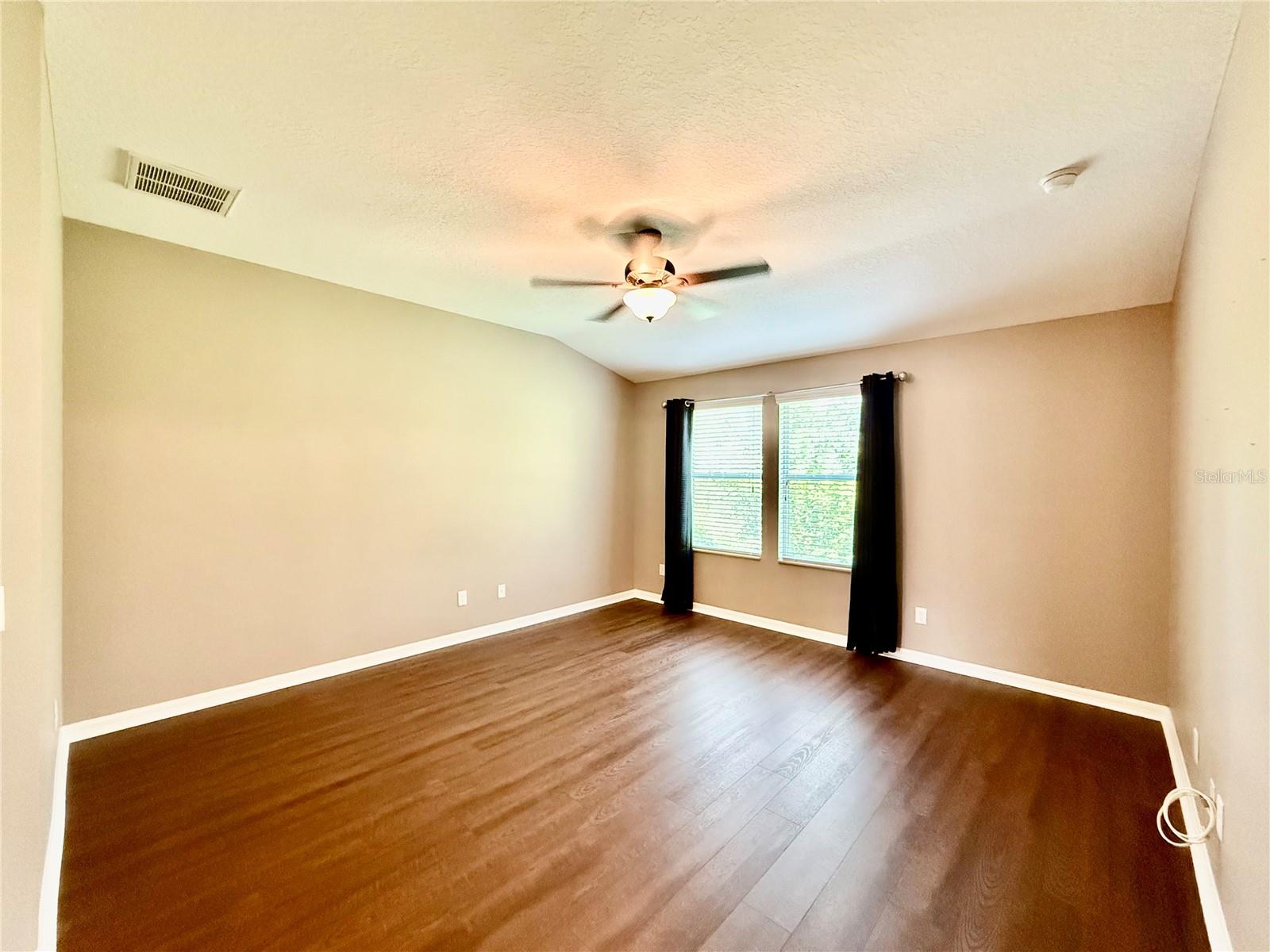 Image 23 of 41 For 12574 Silverdale Street