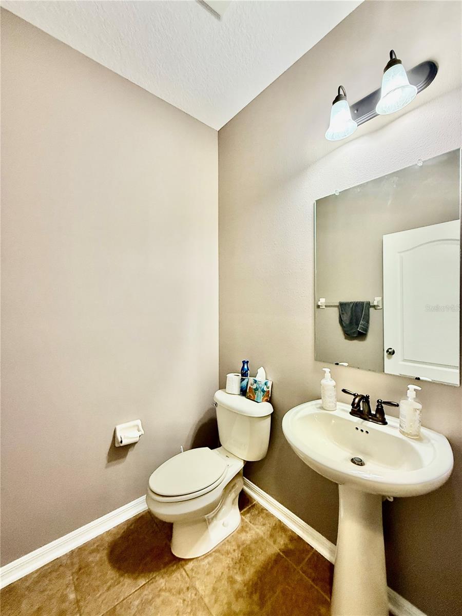 Image 8 of 41 For 12574 Silverdale Street
