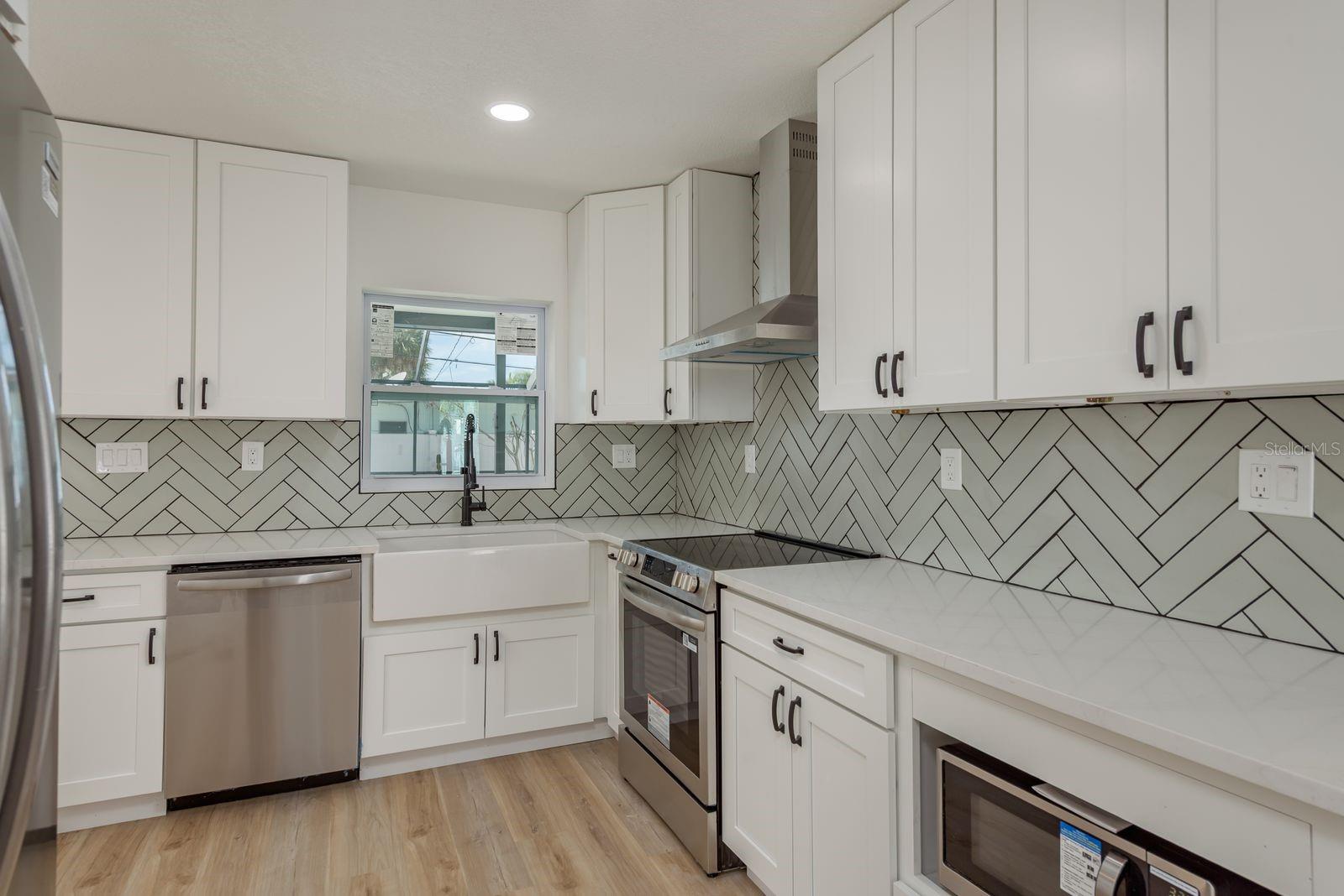 Image 4 of 23 For 463 85th Avenue