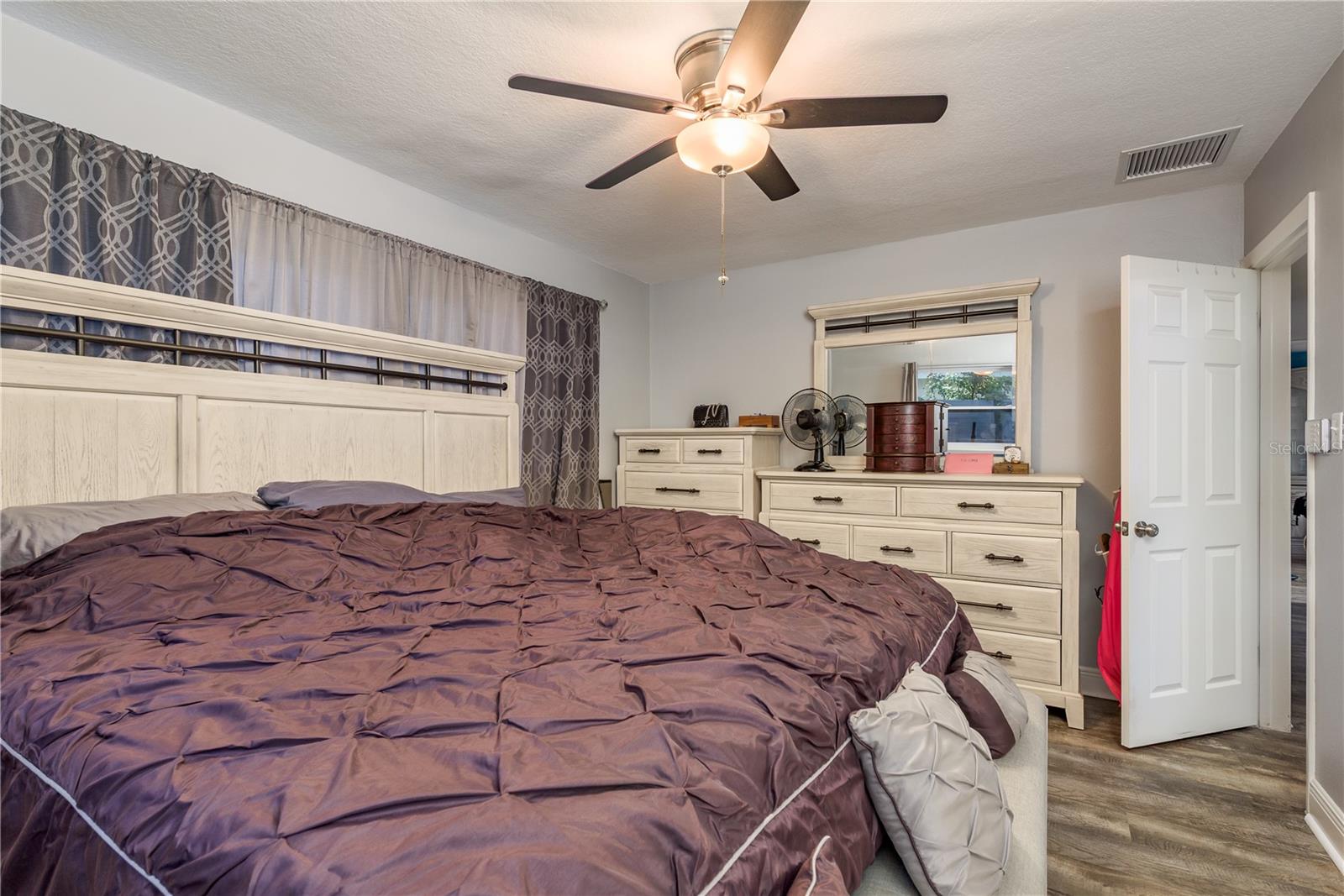 Image 23 of 42 For 1144 Woodbrook Drive