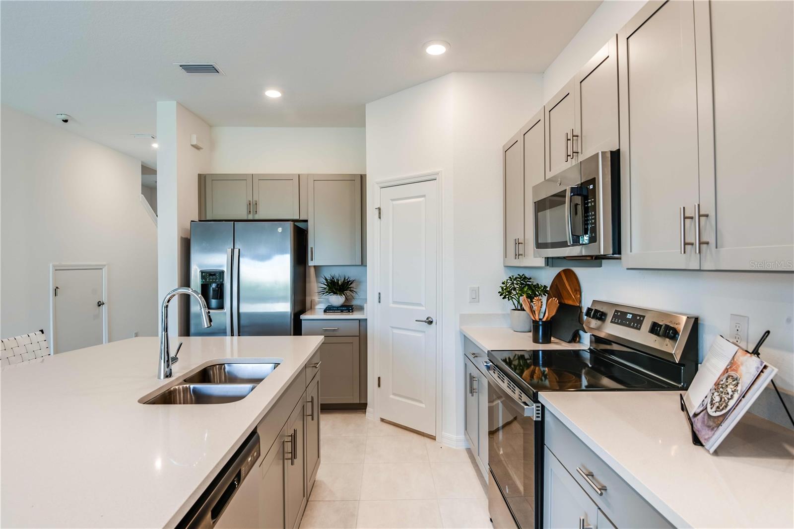 Image 3 of 15 For 2322 Paravane Way