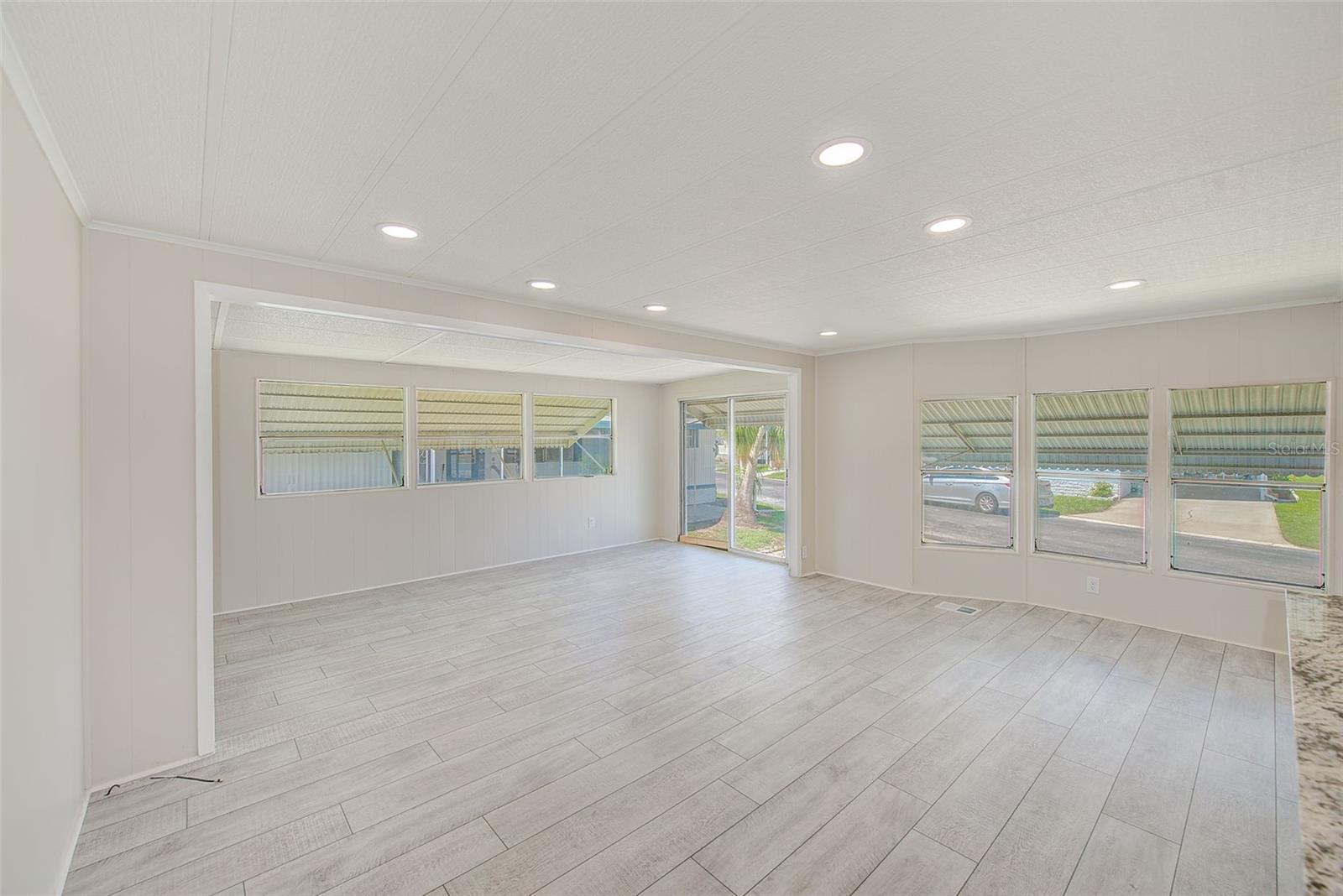 Image 10 of 31 For 9790 66th Street N 37