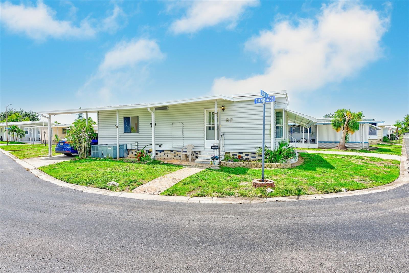 Image 23 of 31 For 9790 66th Street N 37