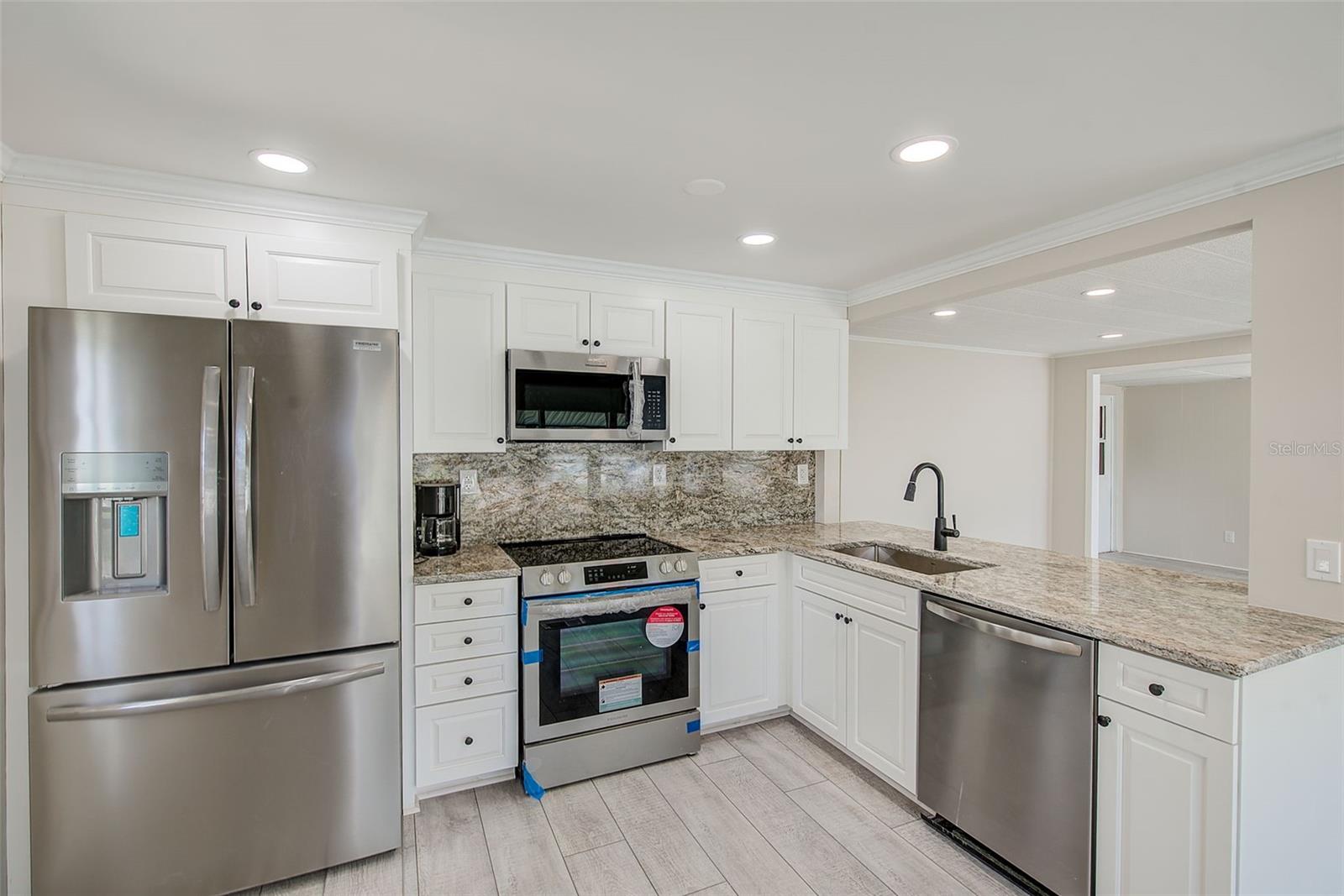 Image 5 of 31 For 9790 66th Street N 37