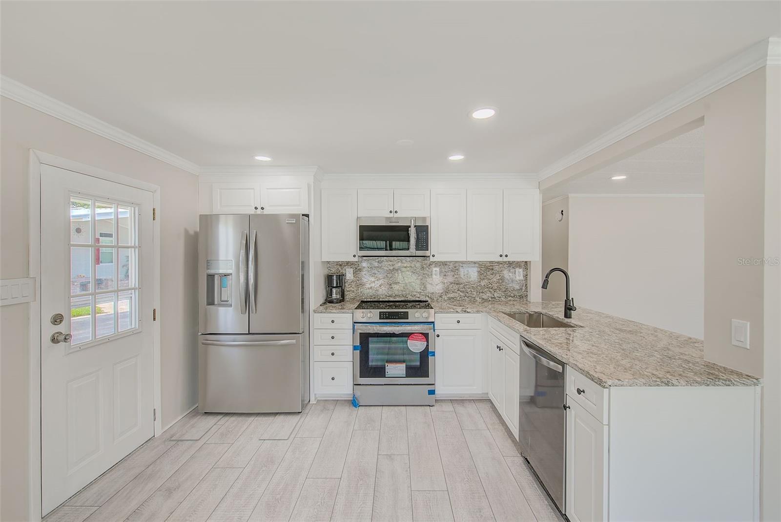 Image 6 of 31 For 9790 66th Street N 37