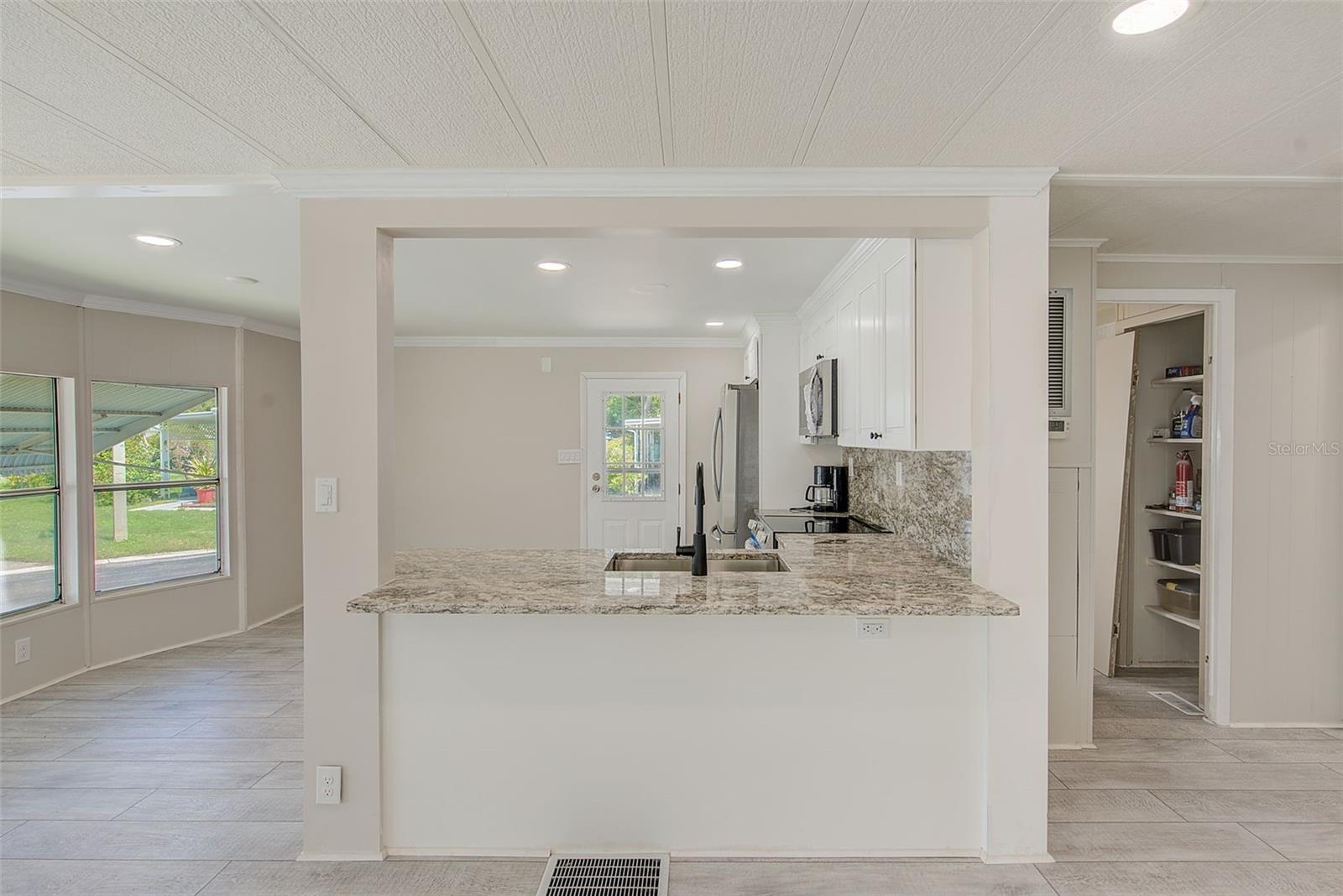 Image 7 of 31 For 9790 66th Street N 37