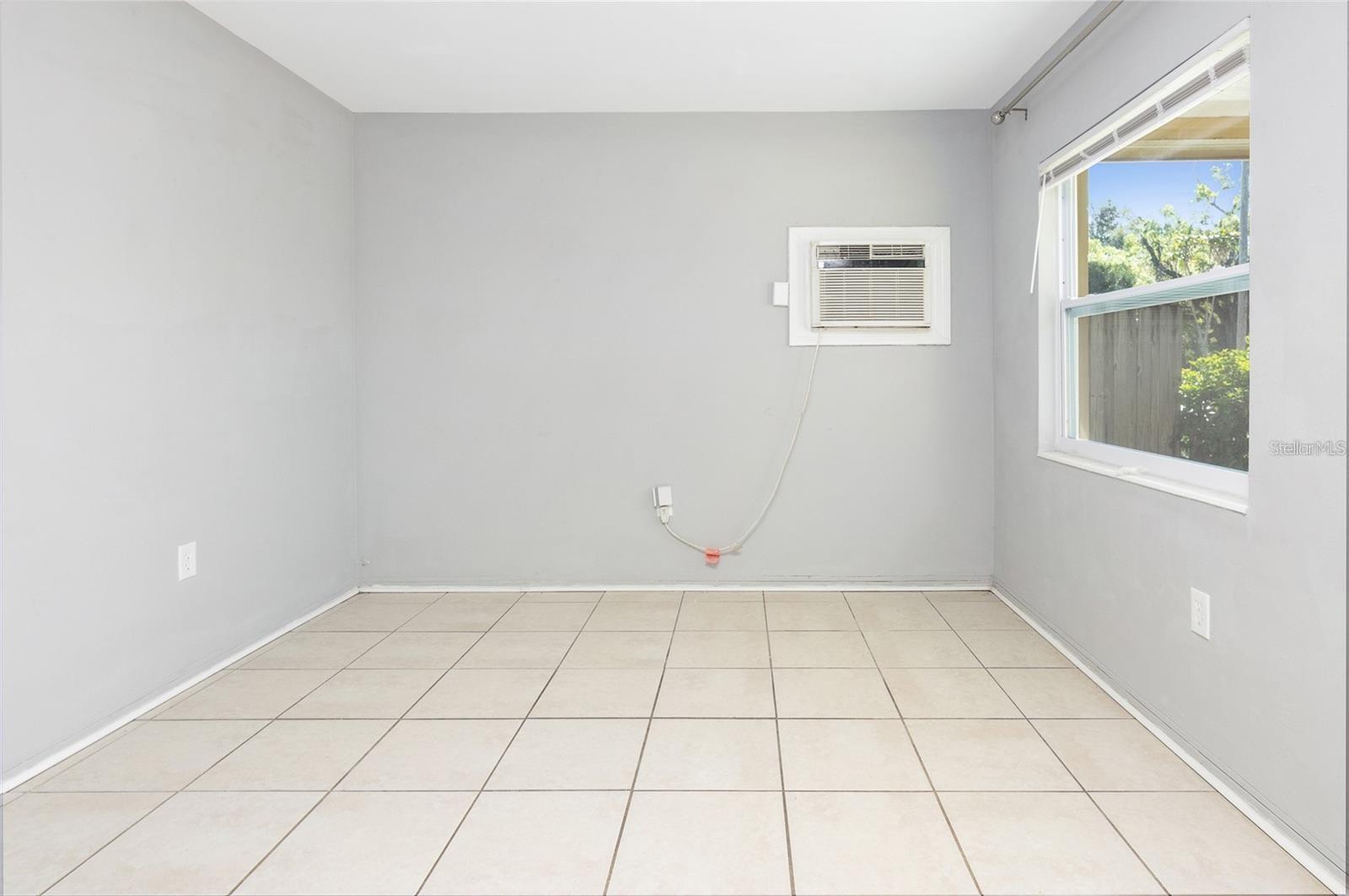 Image 5 of 26 For 3235 6th Avenue S