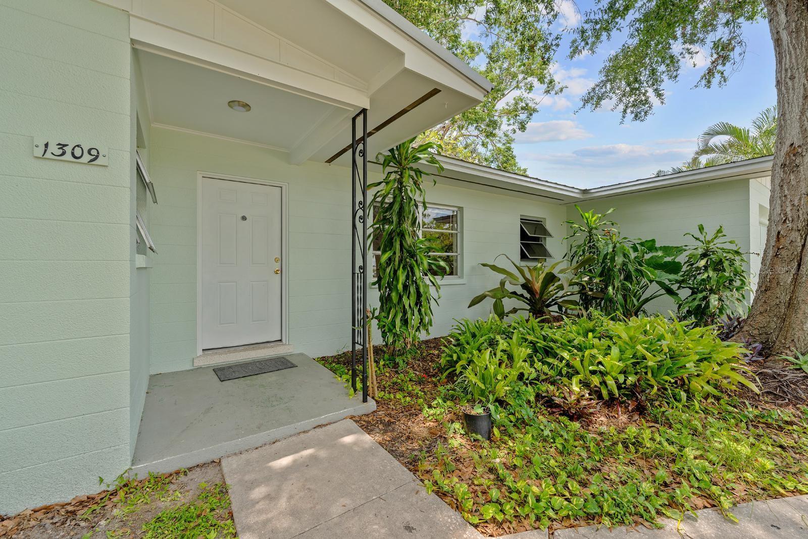 Image 4 of 27 For 1309 11th Avenue W