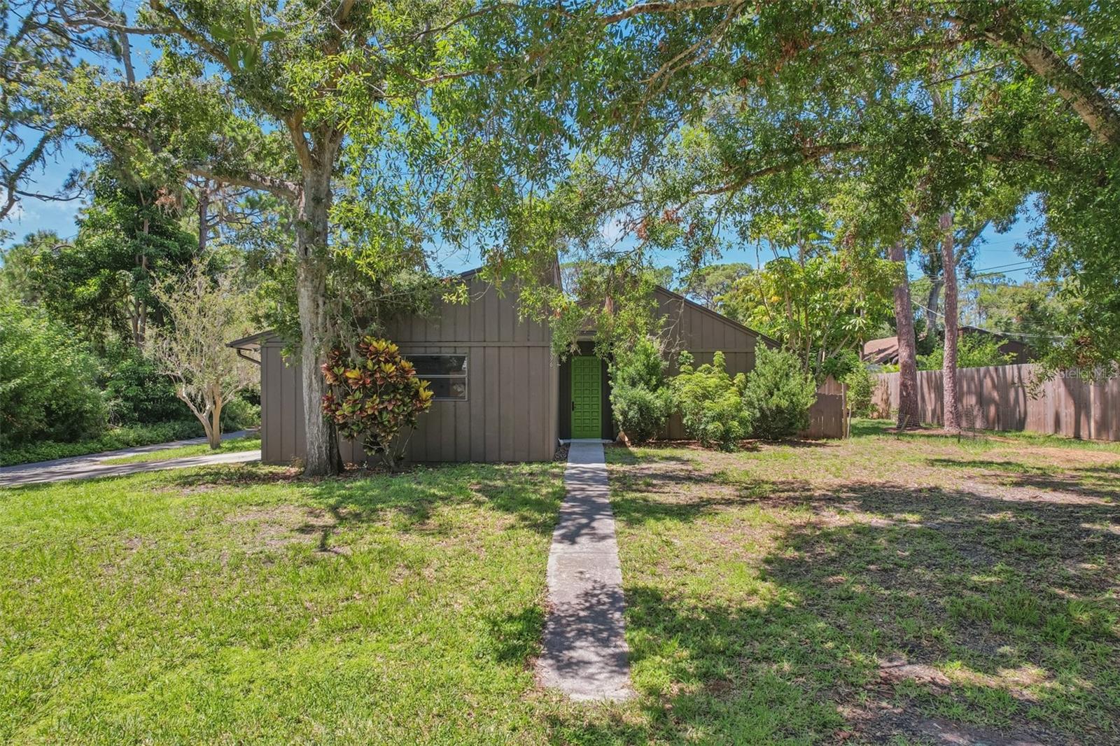 Details for 2896 Grand Cayman Street, SARASOTA, FL 34231