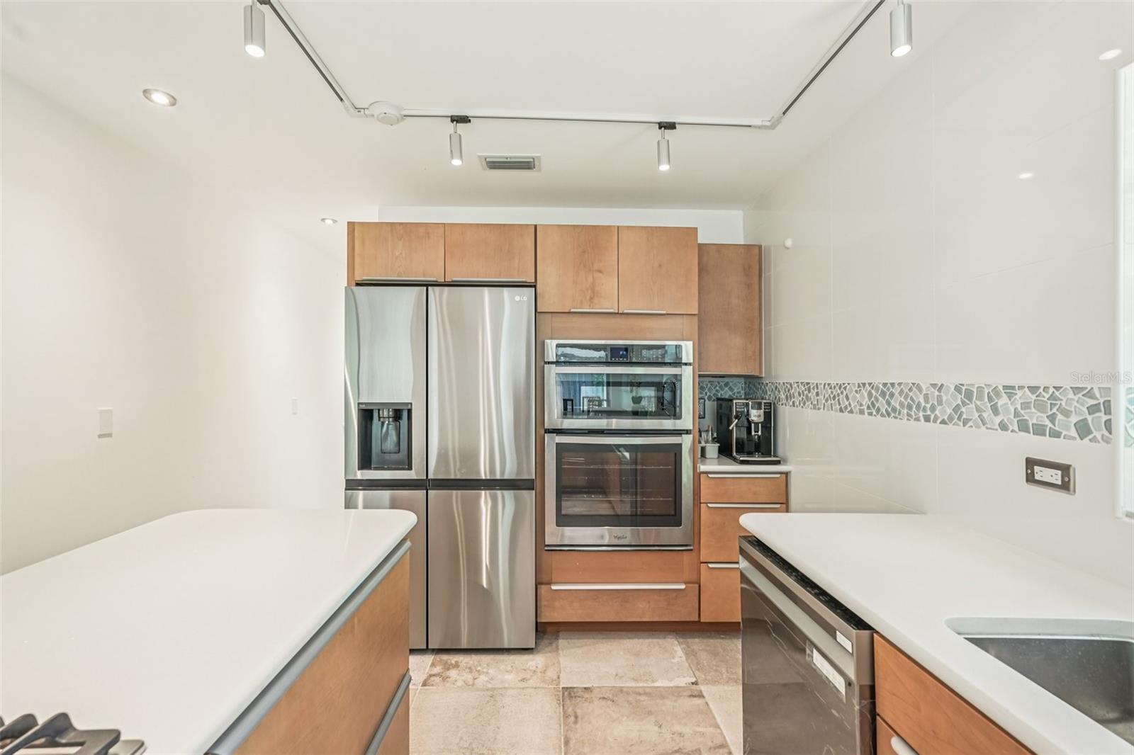 Image 11 of 36 For 2896 Grand Cayman Street