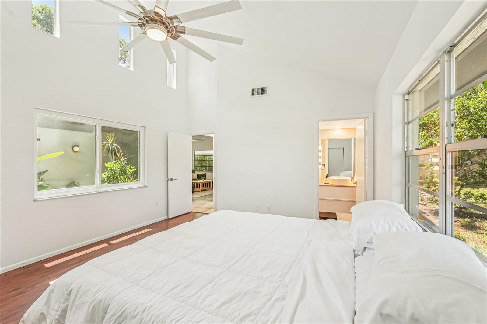Image 26 of 36 For 2896 Grand Cayman Street