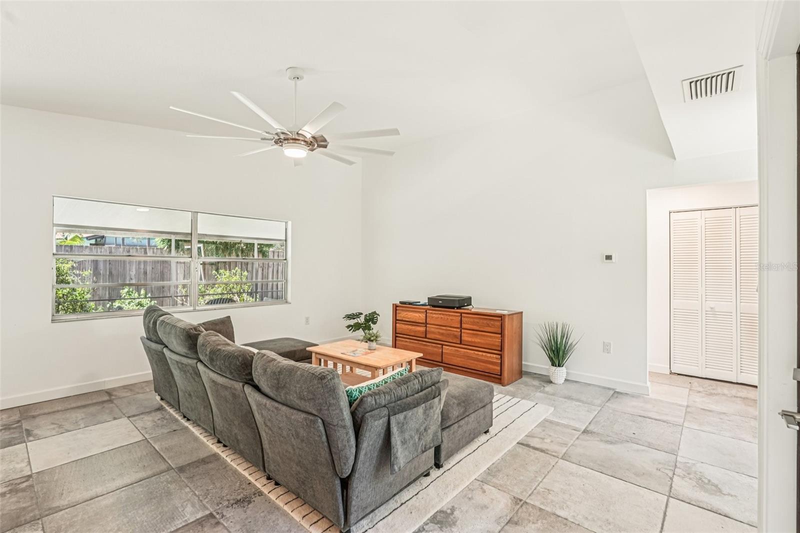 Image 3 of 36 For 2896 Grand Cayman Street