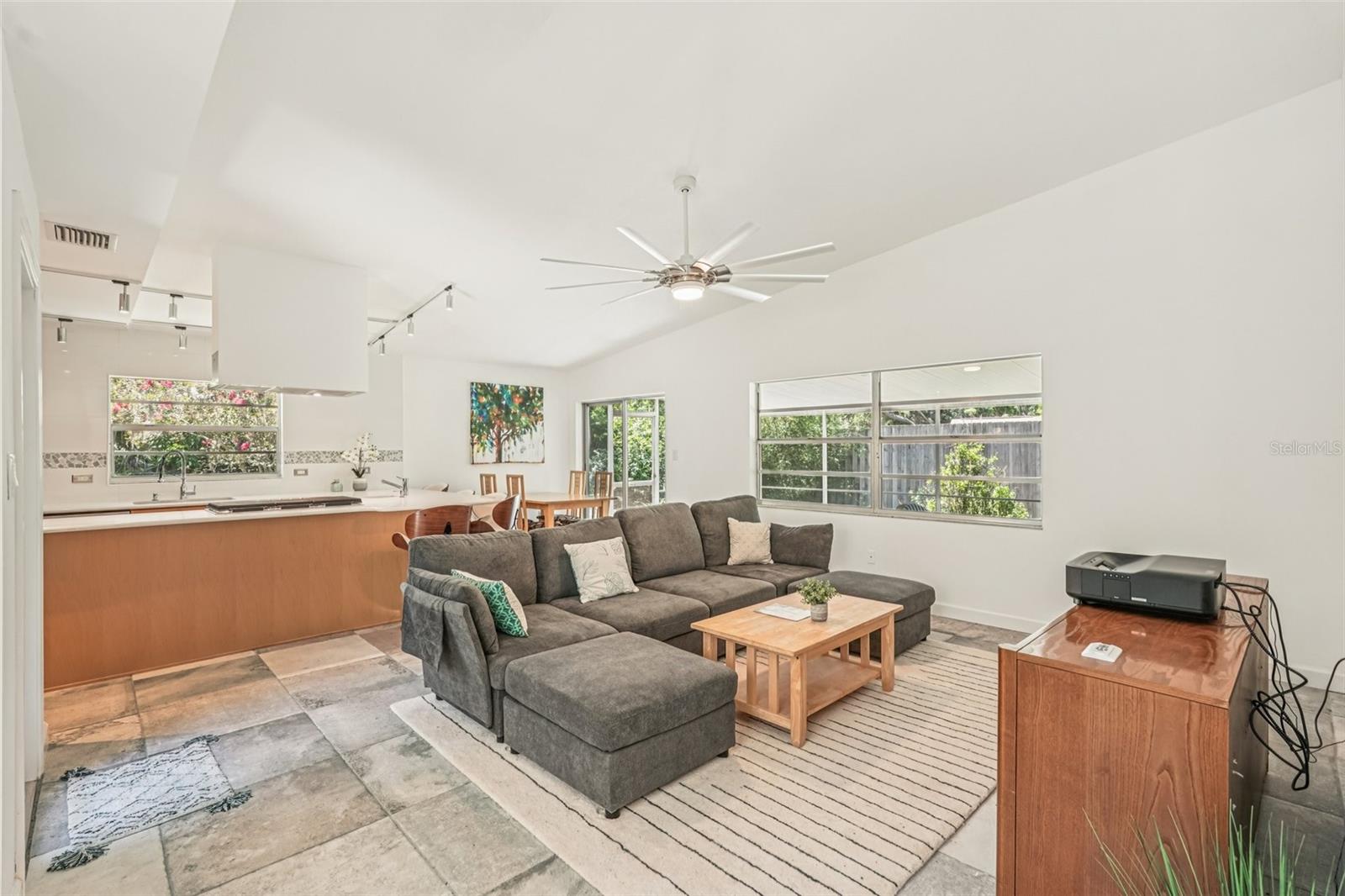 Image 5 of 36 For 2896 Grand Cayman Street