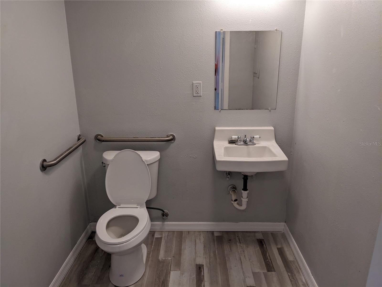 Listing photo id 9 for 4802 Drift Tide Drive
