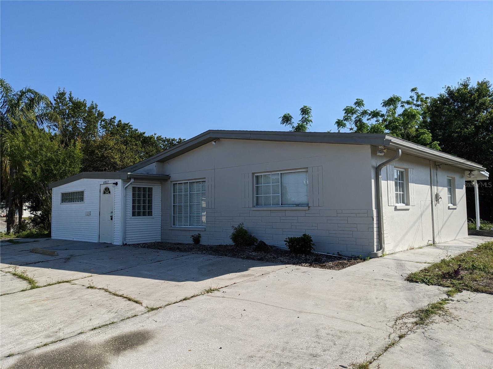 Listing photo id 1 for 4802 Drift Tide Drive