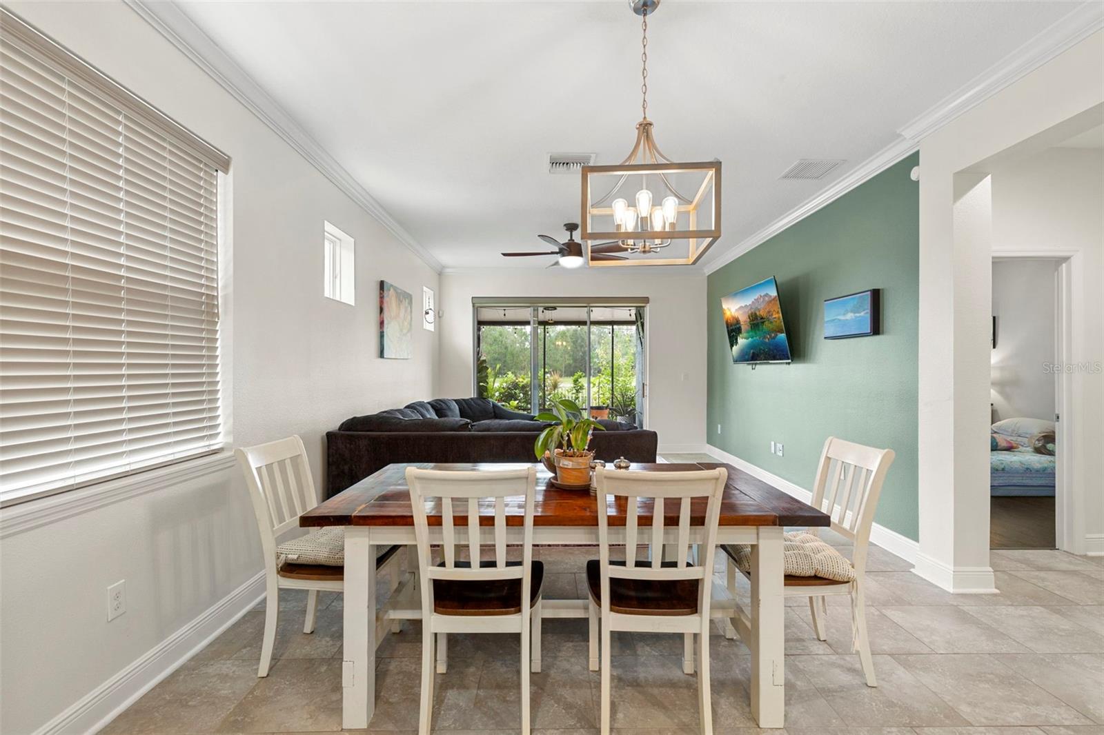 Listing photo id 10 for 13352 Palmera Vista Drive