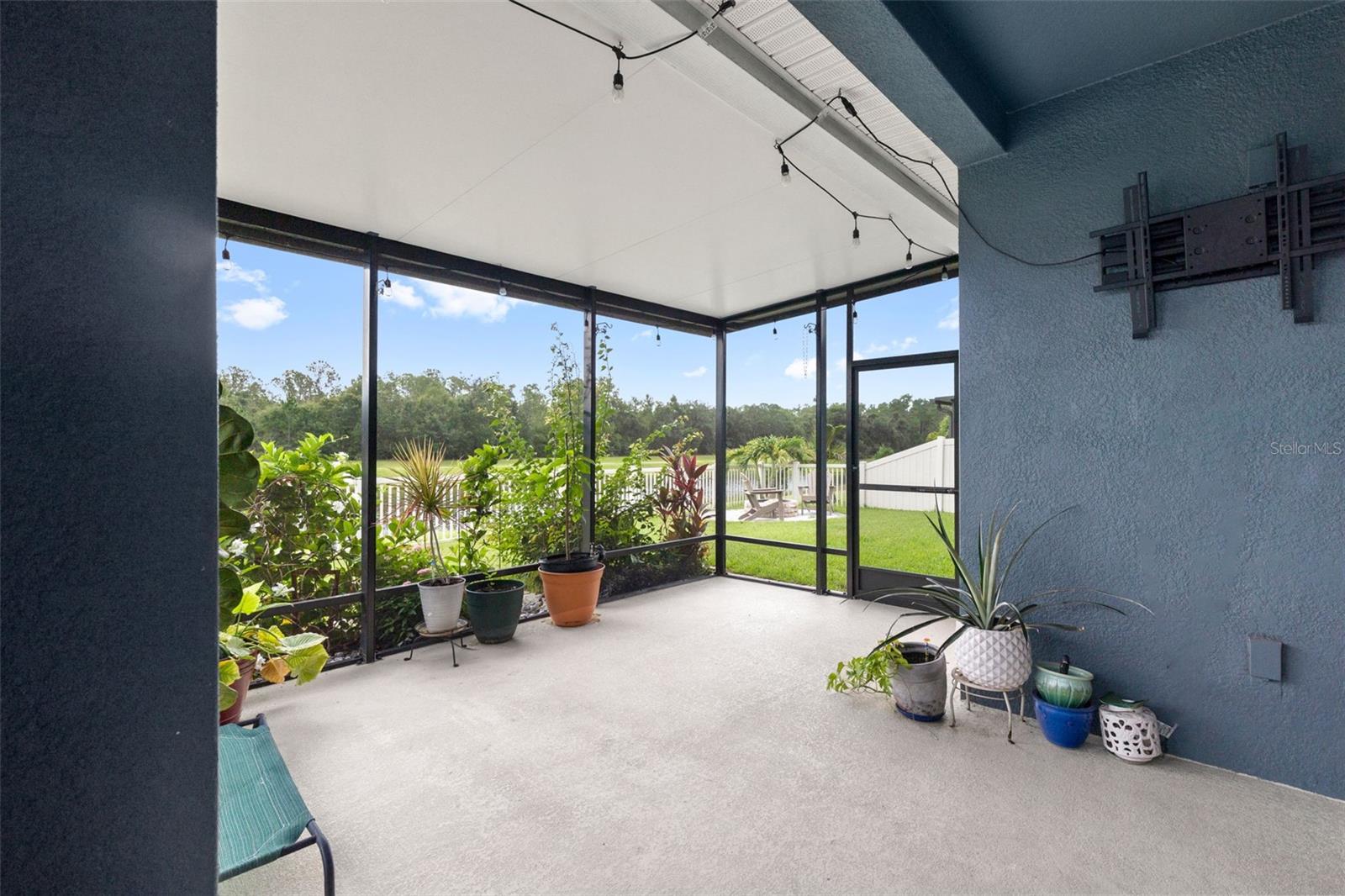 Listing photo id 16 for 13352 Palmera Vista Drive