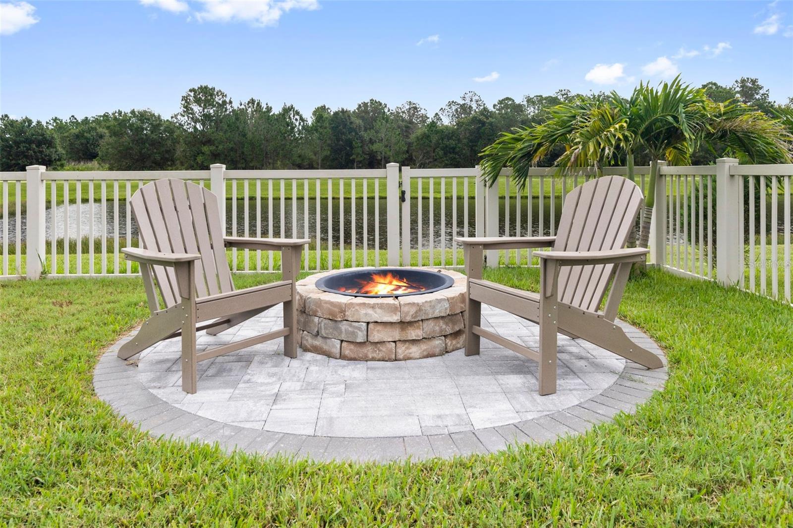 Listing photo id 19 for 13352 Palmera Vista Drive