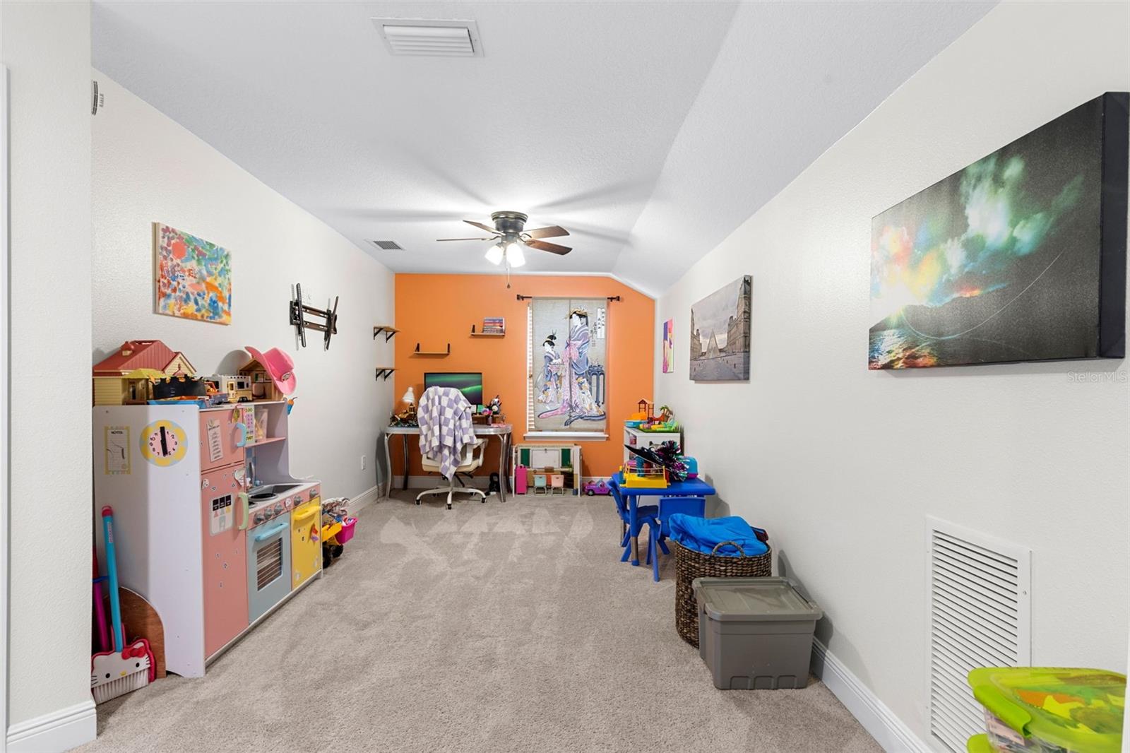 Listing photo id 29 for 13352 Palmera Vista Drive