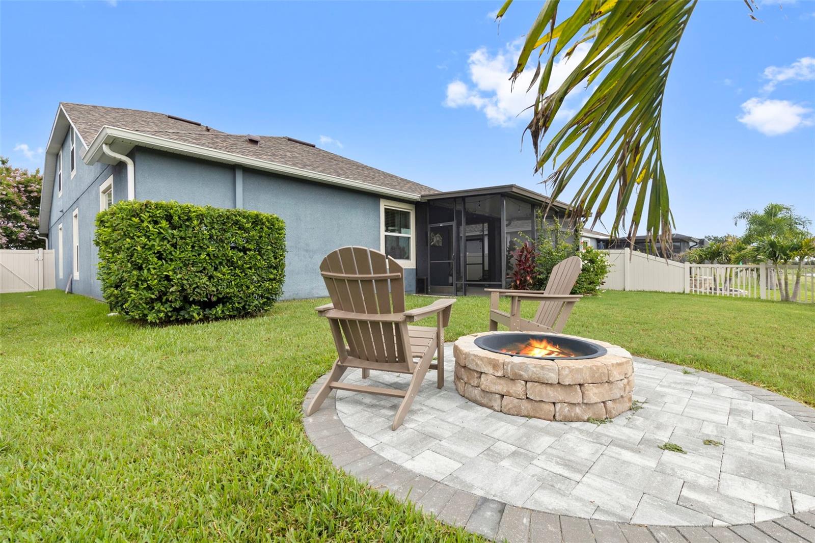 Listing photo id 37 for 13352 Palmera Vista Drive