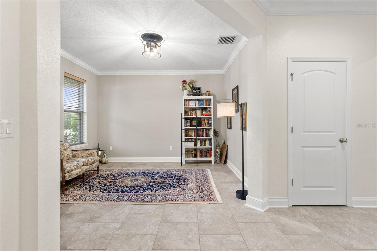 Listing photo id 2 for 13352 Palmera Vista Drive