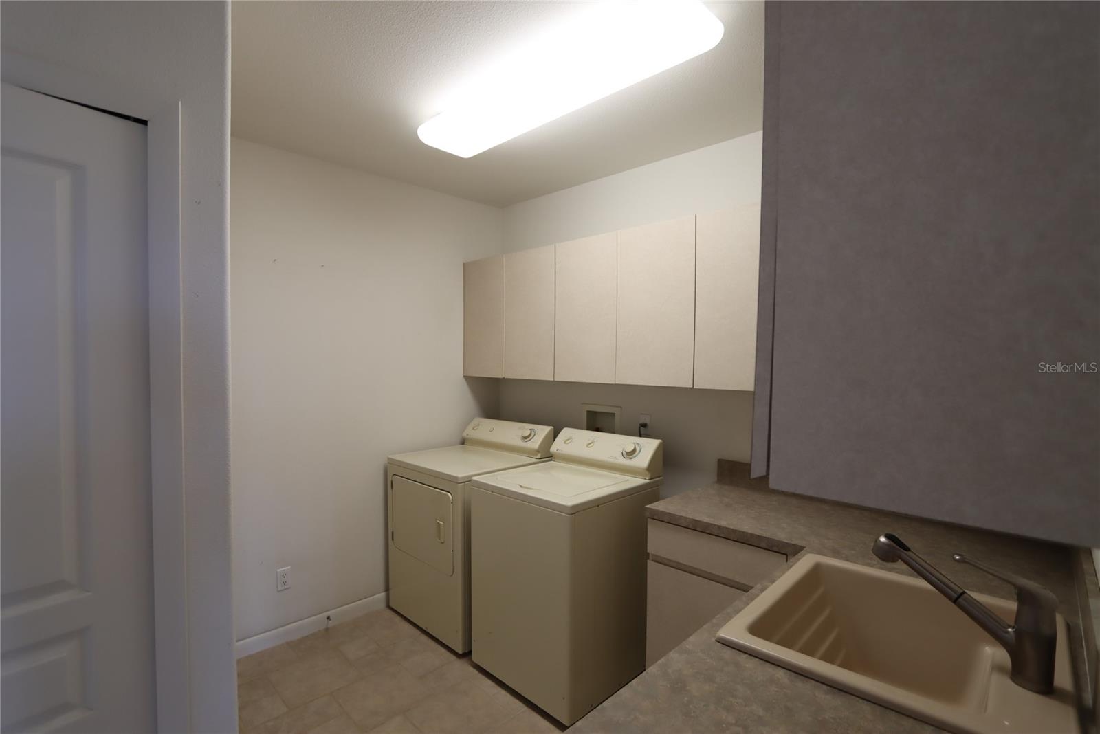 Listing photo id 15 for 3402 Amberjack Drive