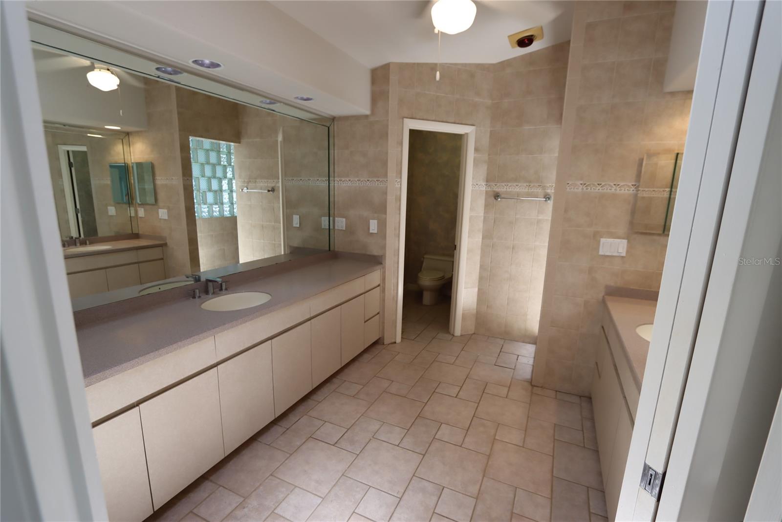 Listing photo id 18 for 3402 Amberjack Drive